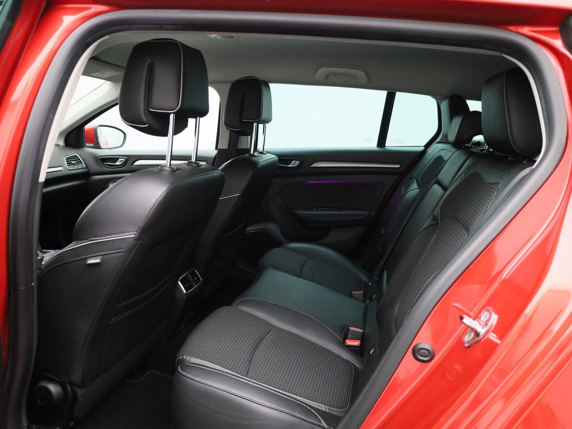 Renault-Mégane Estate-image-9
