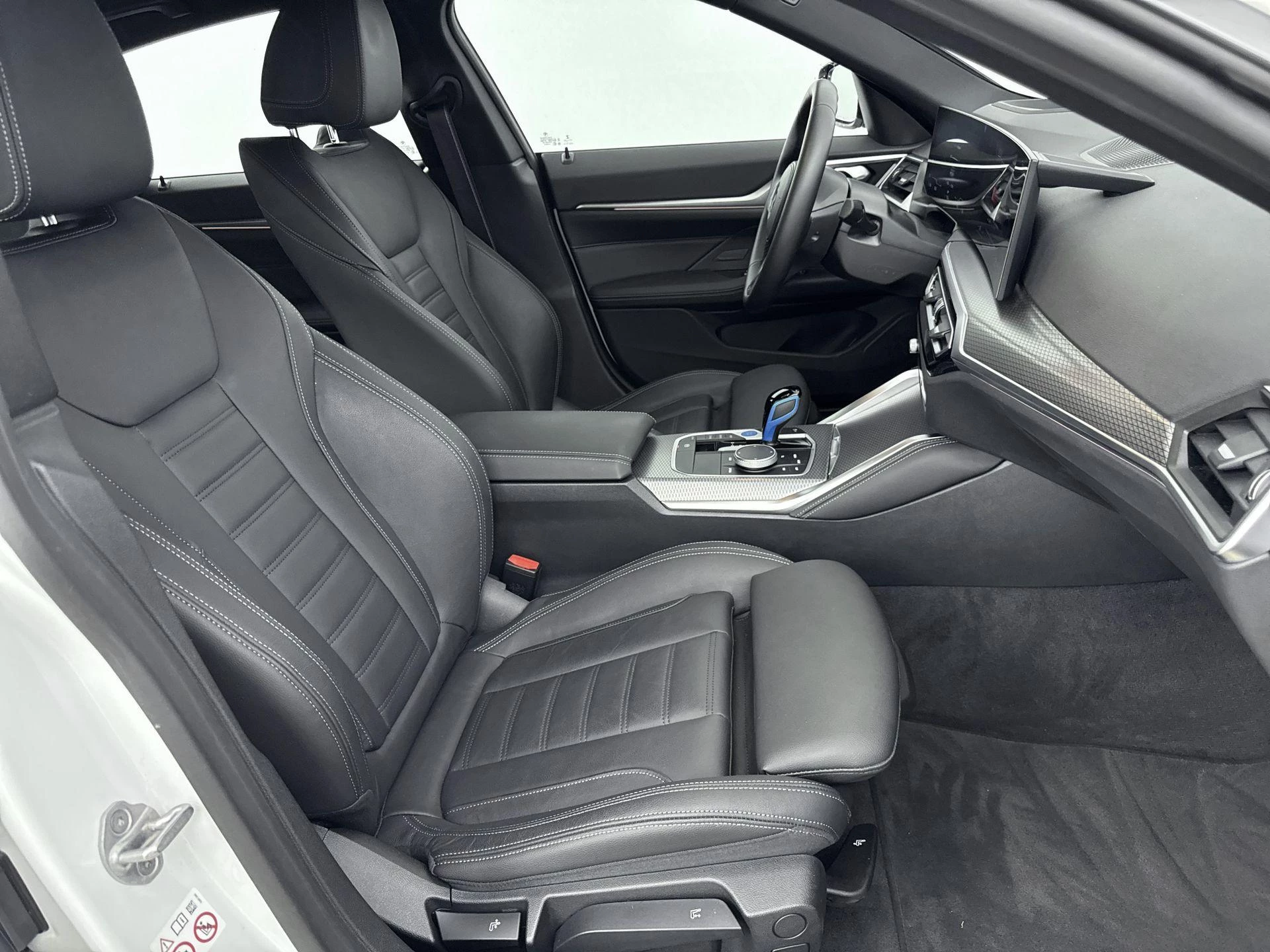 BMW-i4-image-30