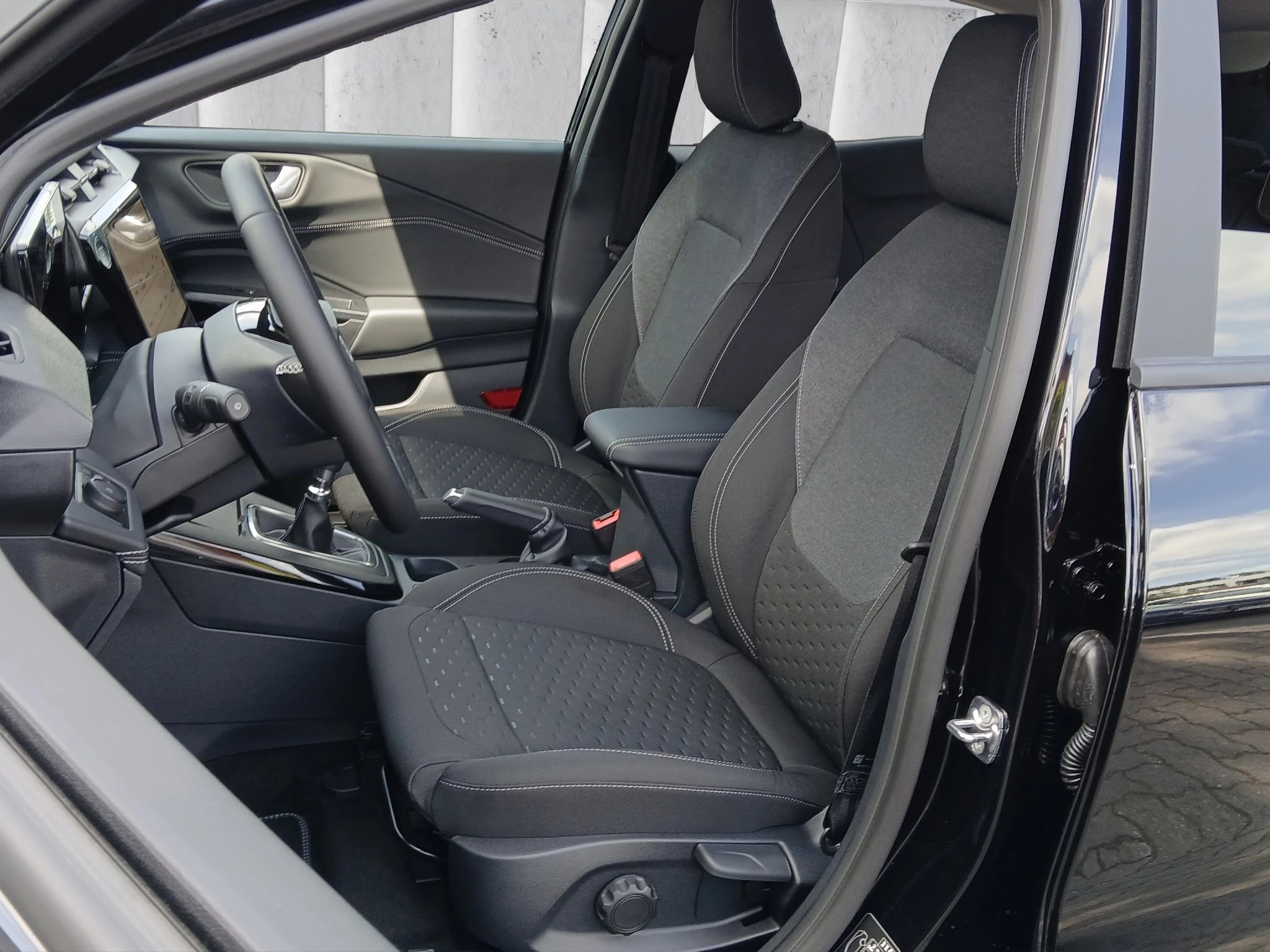 Ford Puma Titanium 1.0 EcoBoost Hybrid 92kW Sports Utility Vehicle. 5-türig MJ2026.25