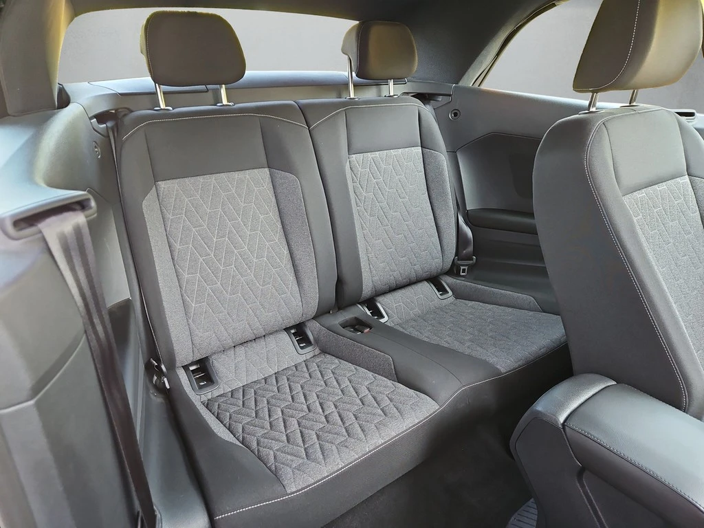 Volkswagen-T-Roc-image-11