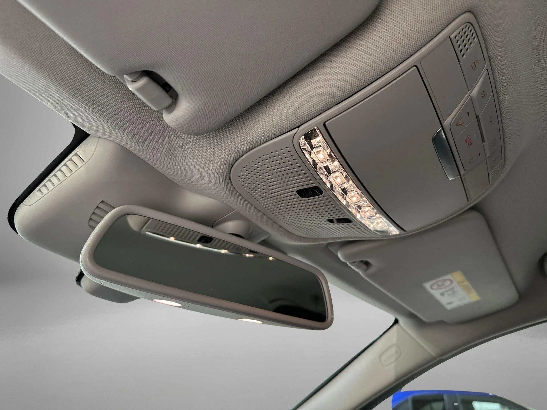 Mercedes-Benz-C-Klasse-image-27