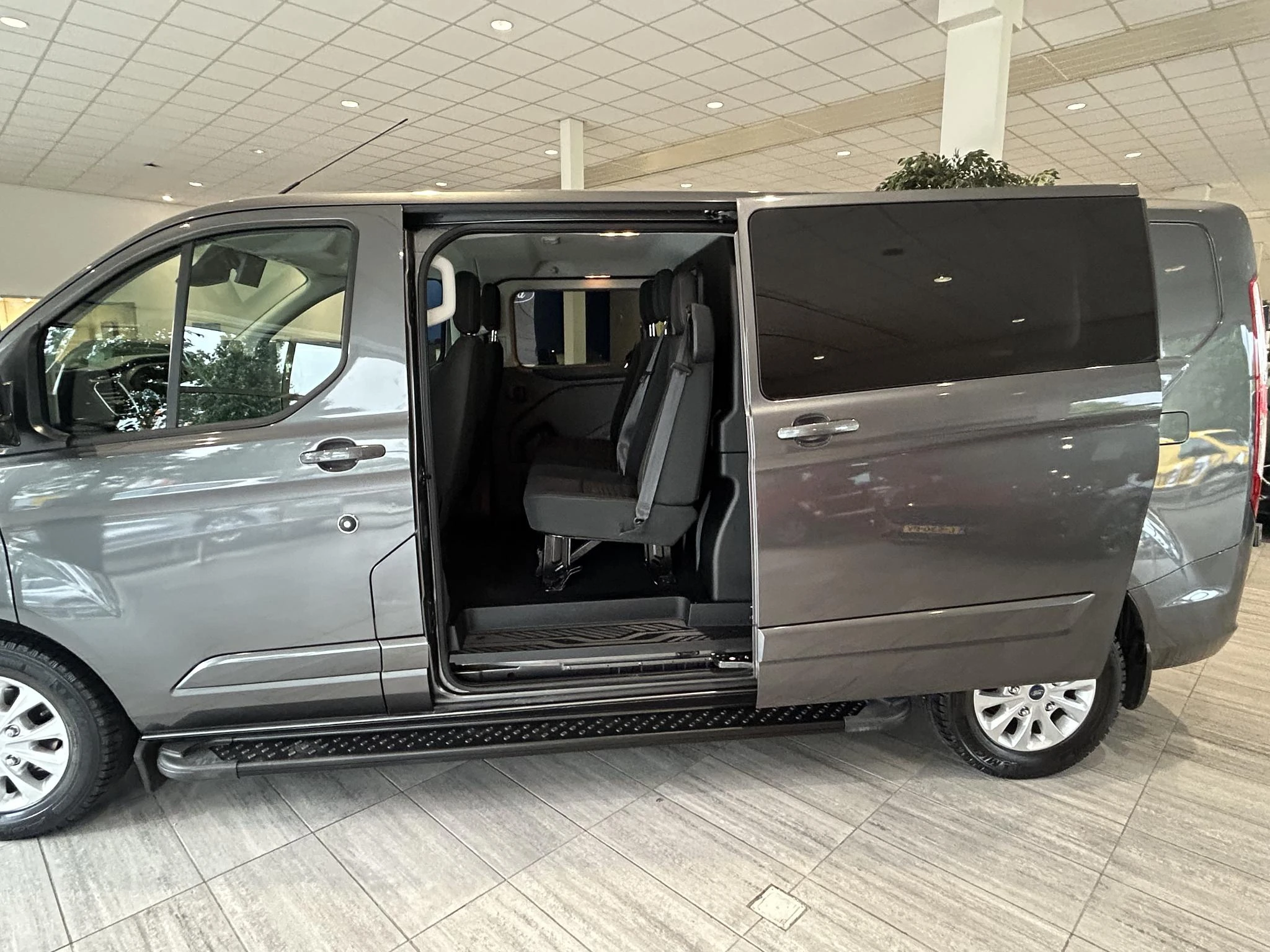 Ford-Transit Custom-image-8
