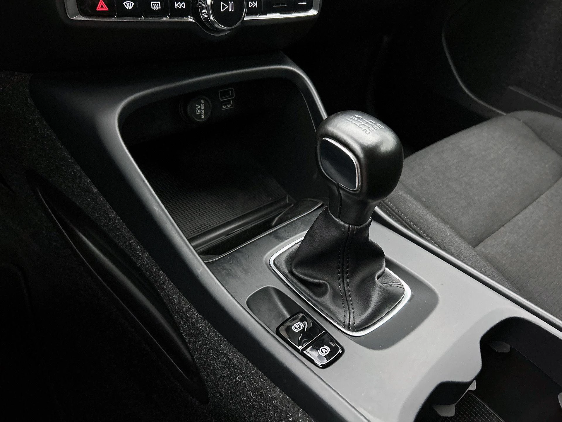 Volvo-XC40-image-21