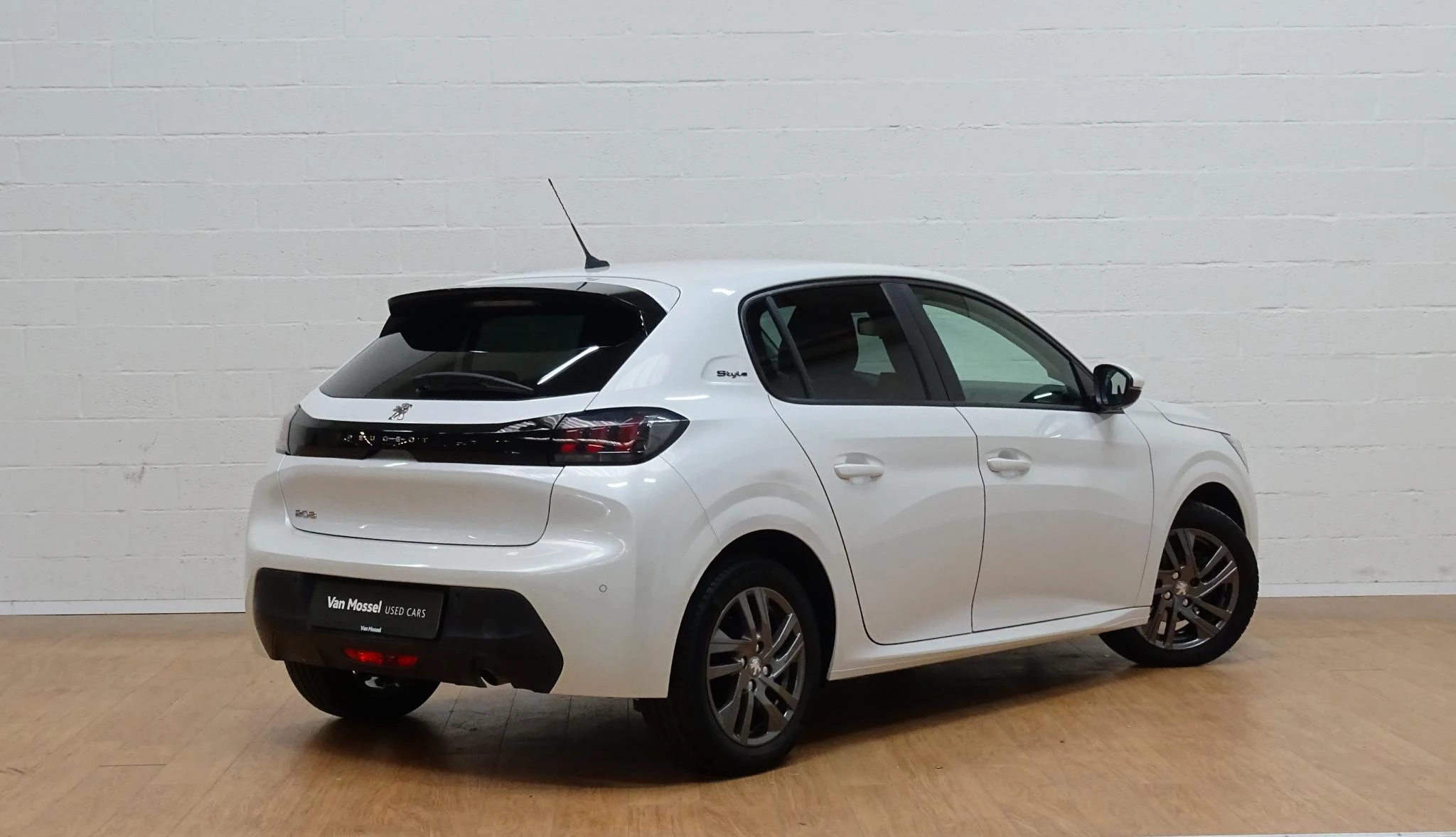 Peugeot-208-image-2