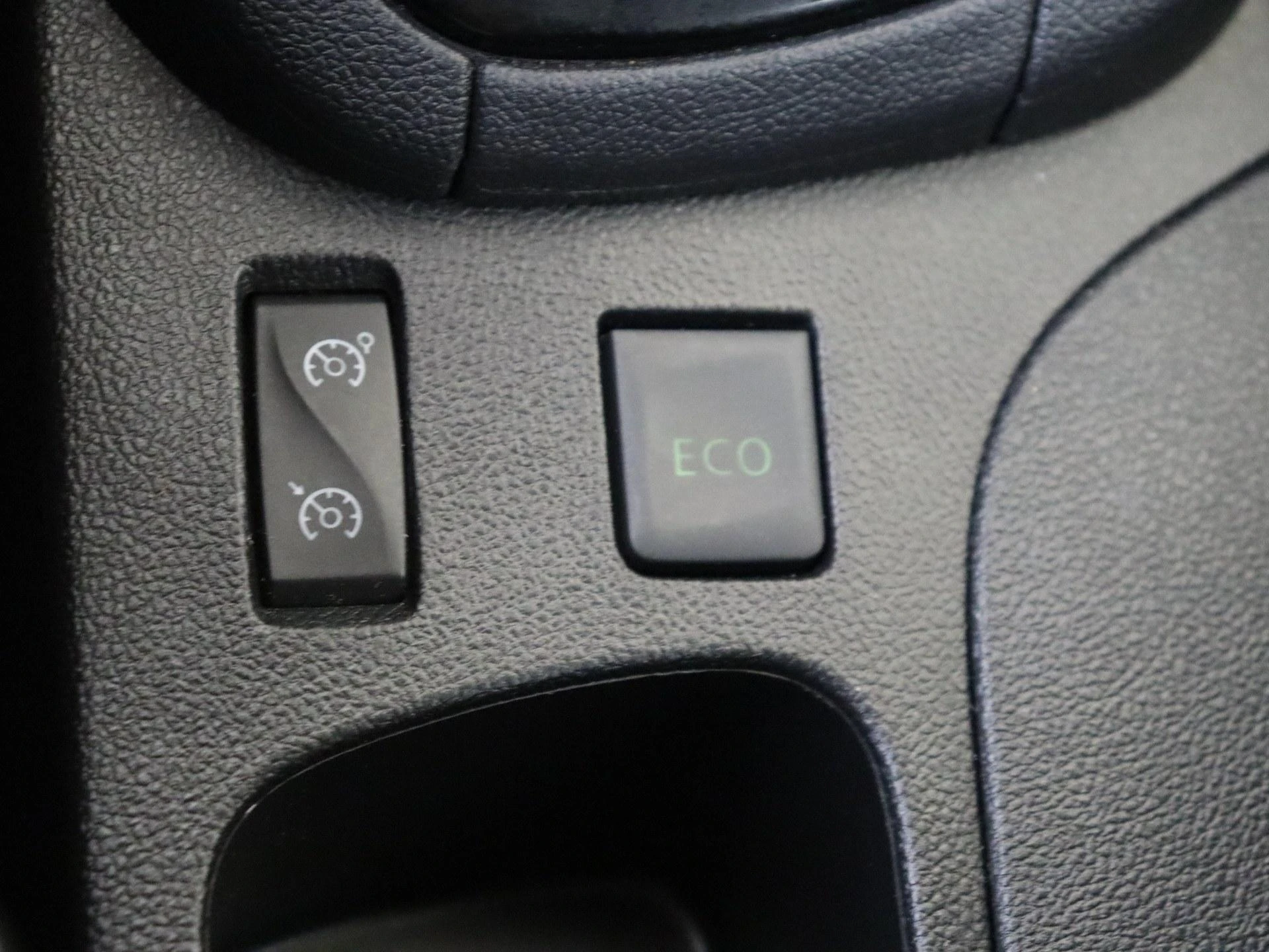 Renault-Clio-image-21