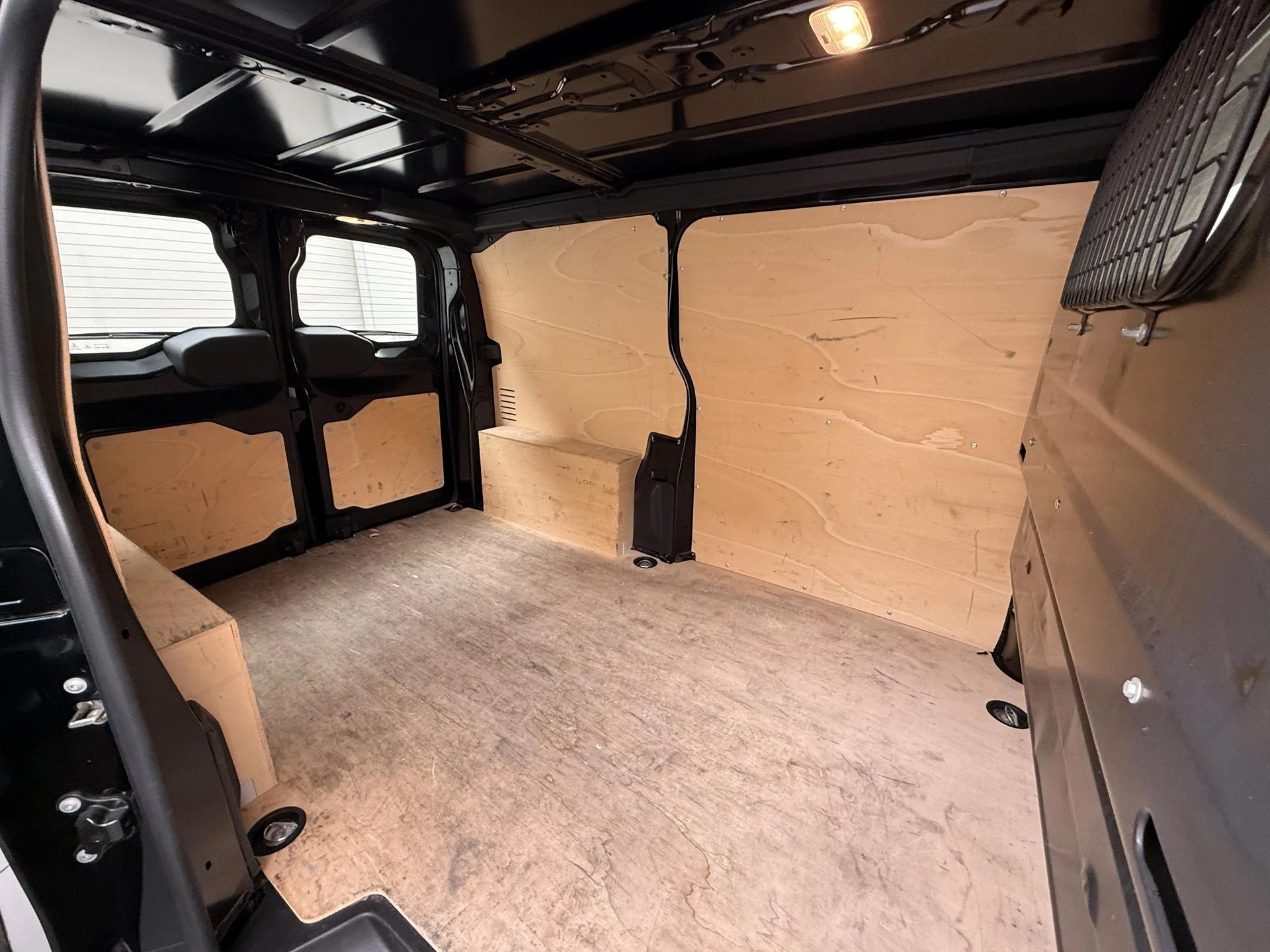 Opel-Vivaro-image-12