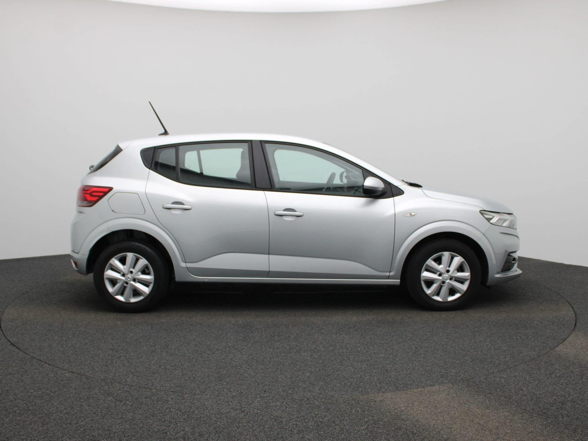 Dacia-Sandero-image-5