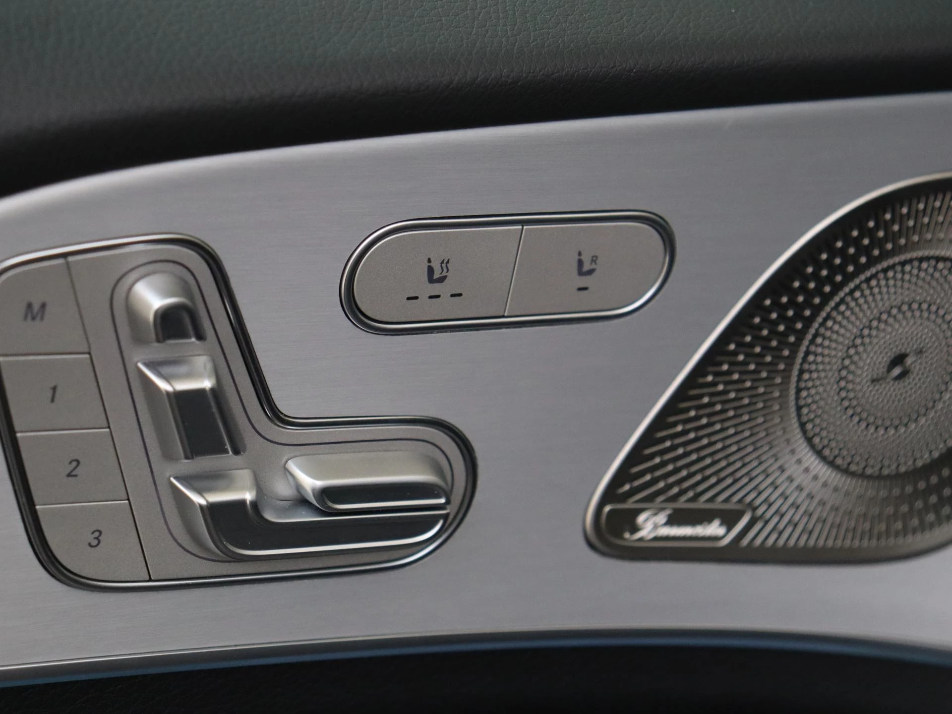 Mercedes-Benz-GLE-image-36