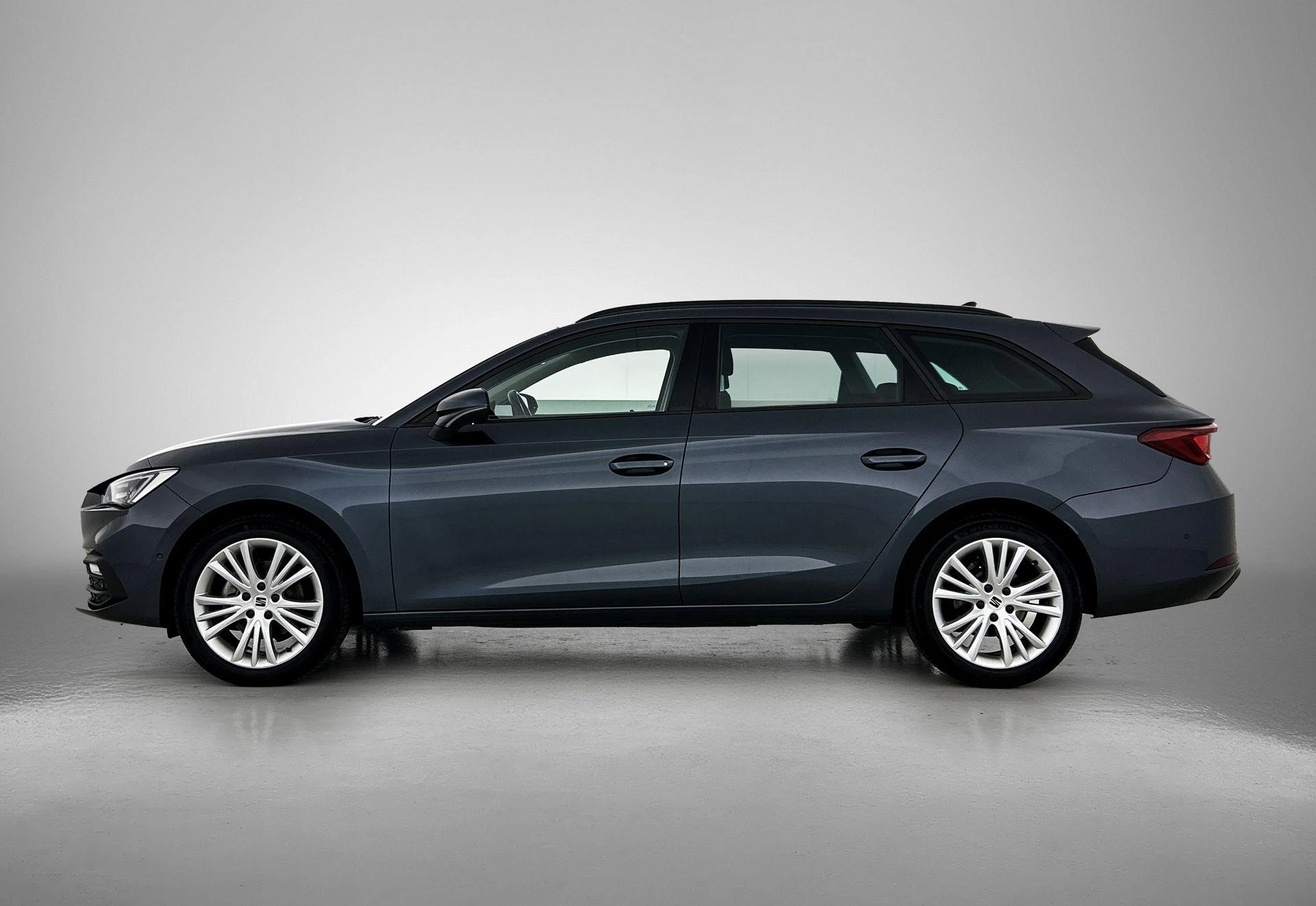 SEAT-Leon-image-1