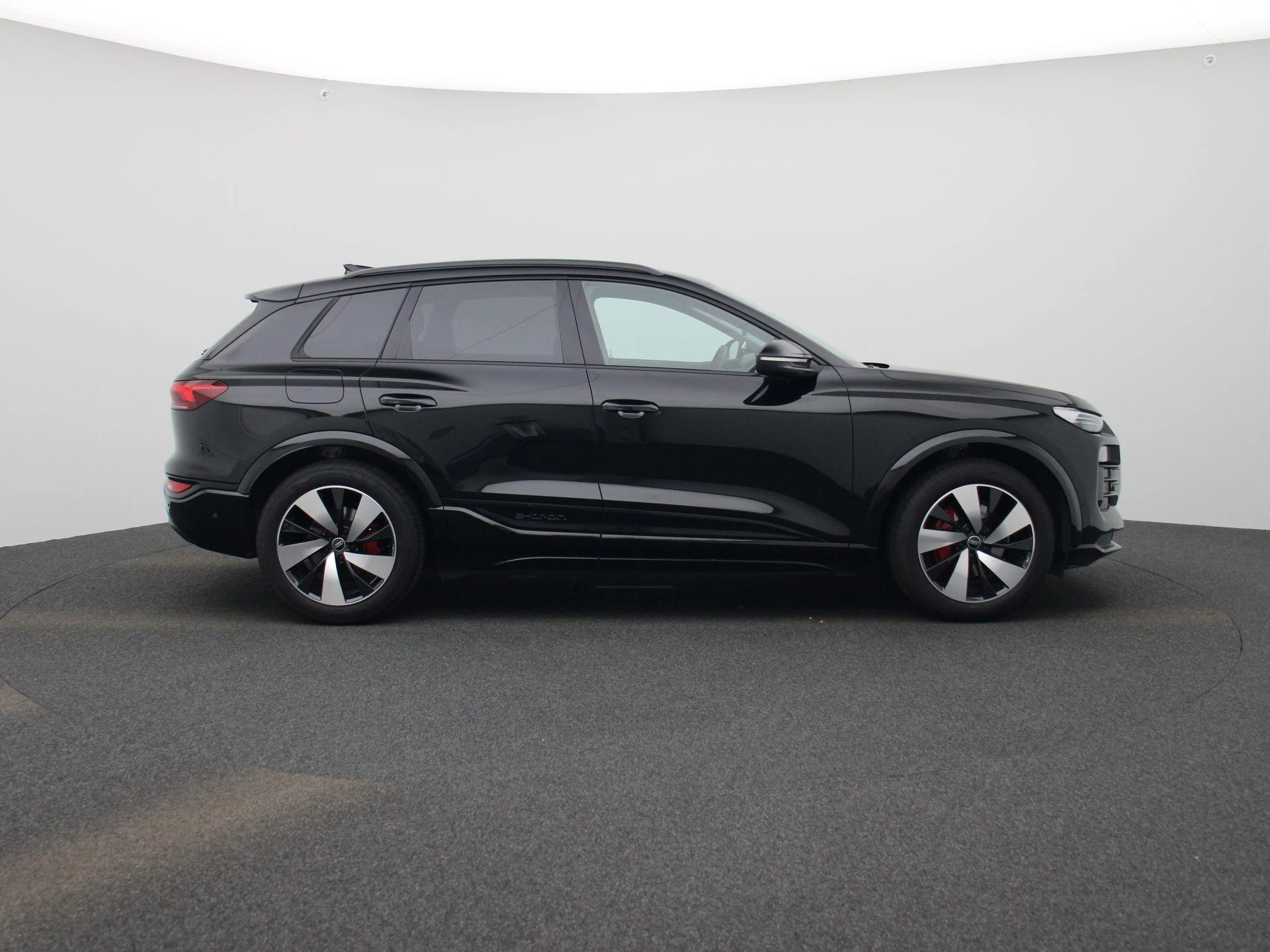 Audi-Q6 e-tron-image-5