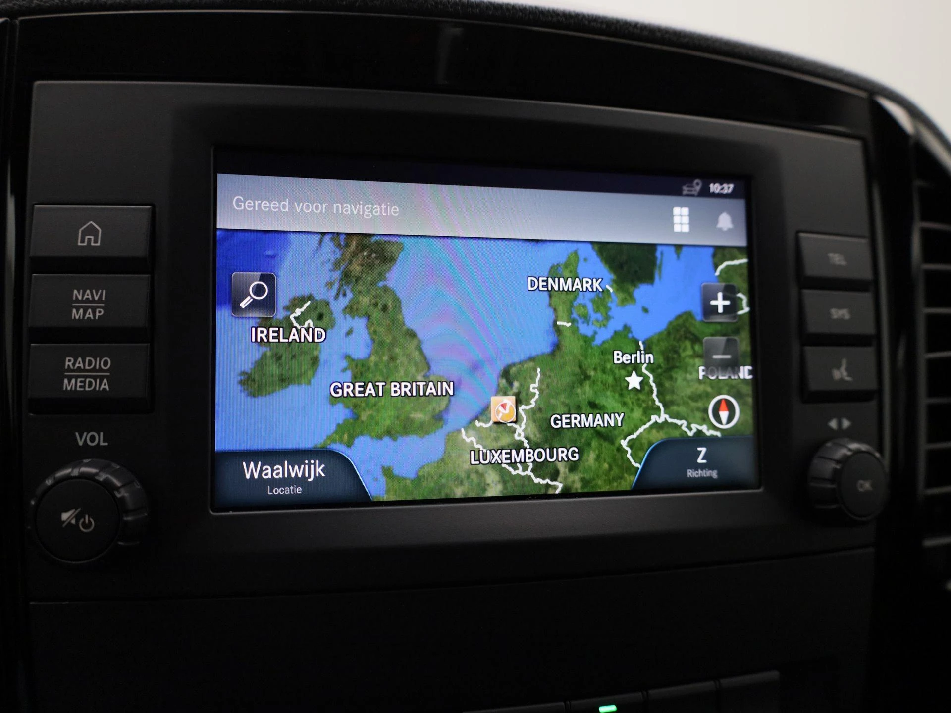 Mercedes-Benz-Vito-image-16