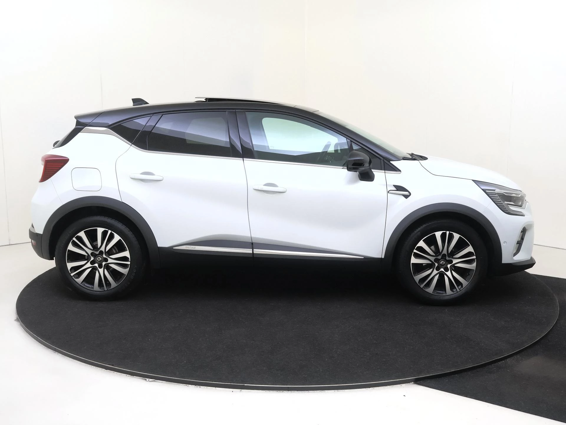 Renault-Captur-image-10