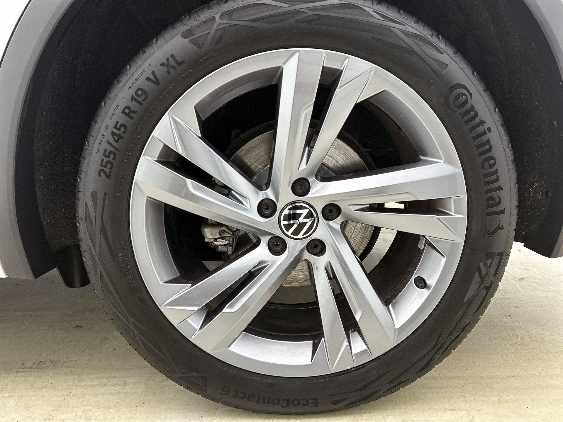 Volkswagen-Tiguan-image-35