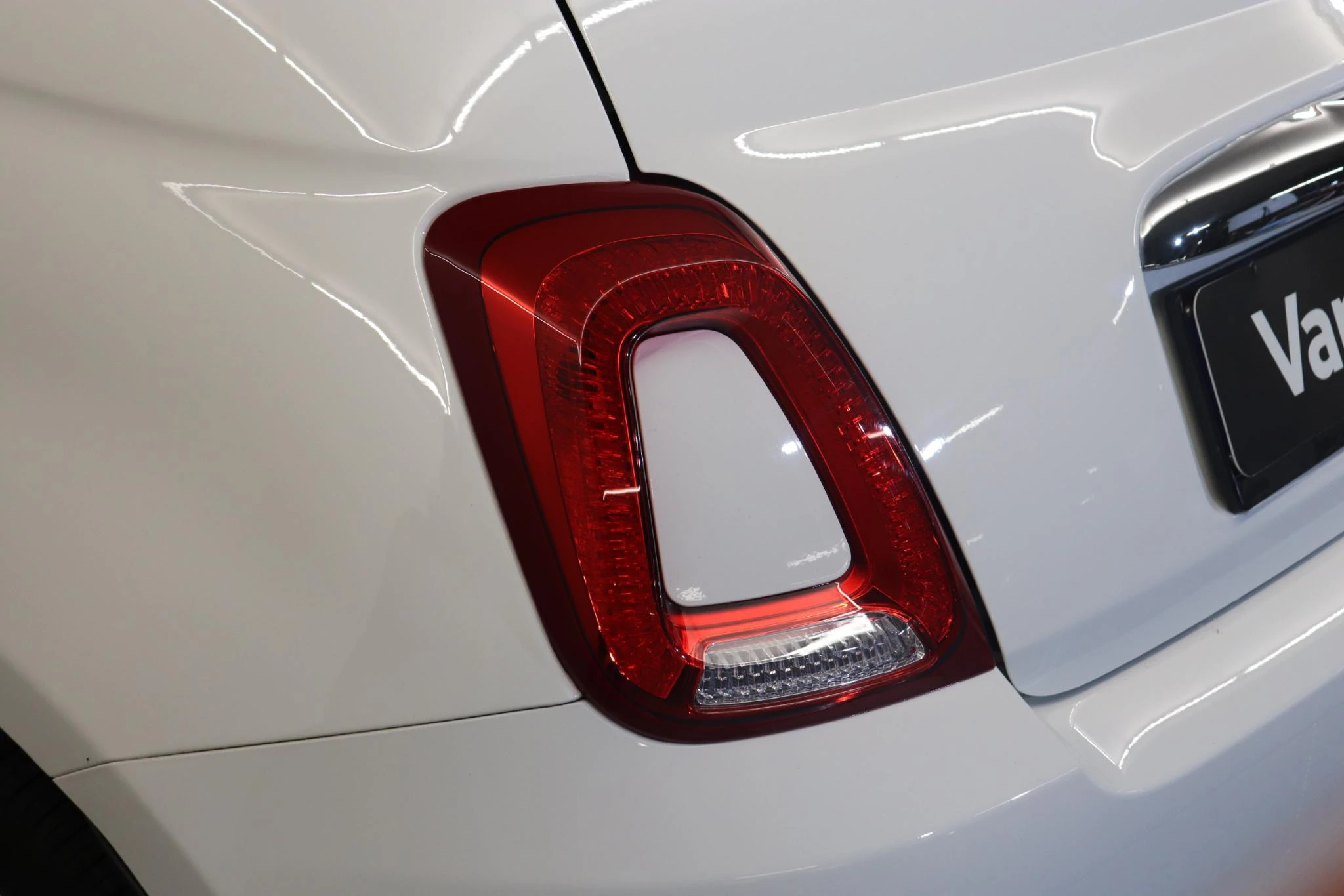 Fiat 500 (3-d) 1.0 Hybrid 70 Dolcevita 51kW