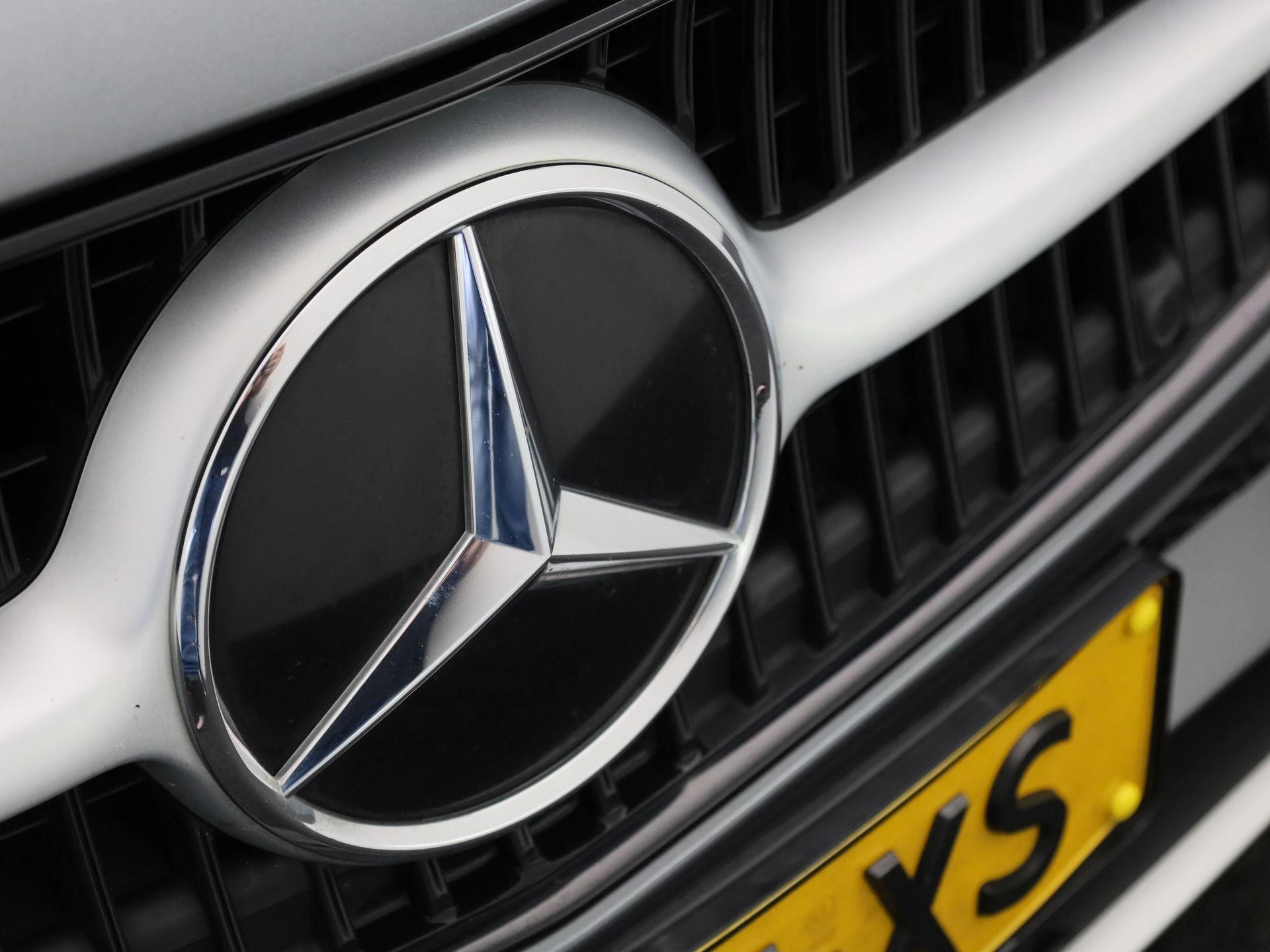 Mercedes-Benz-C-Klasse-image-34