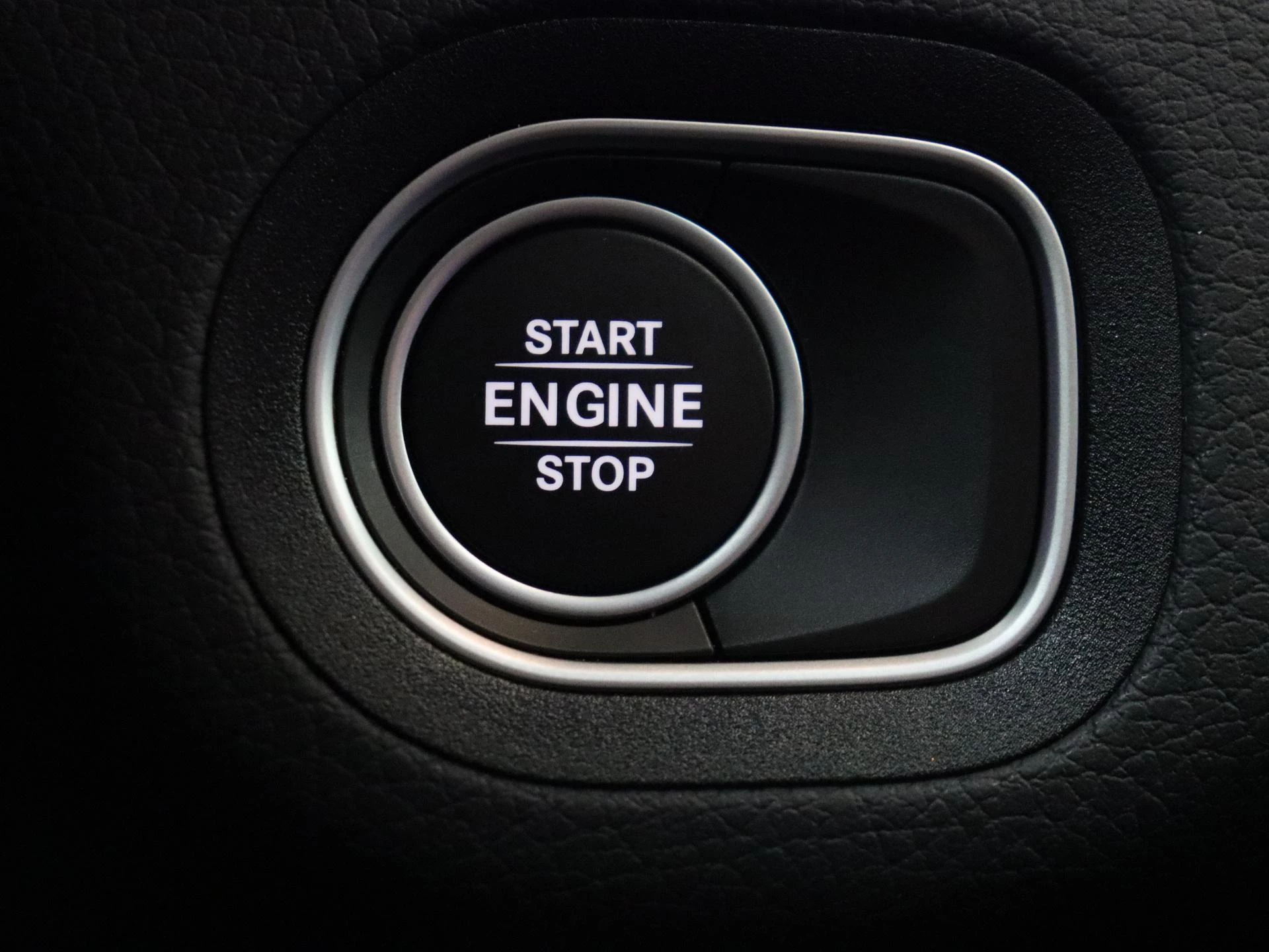 Mercedes-Benz-GLE-image-25