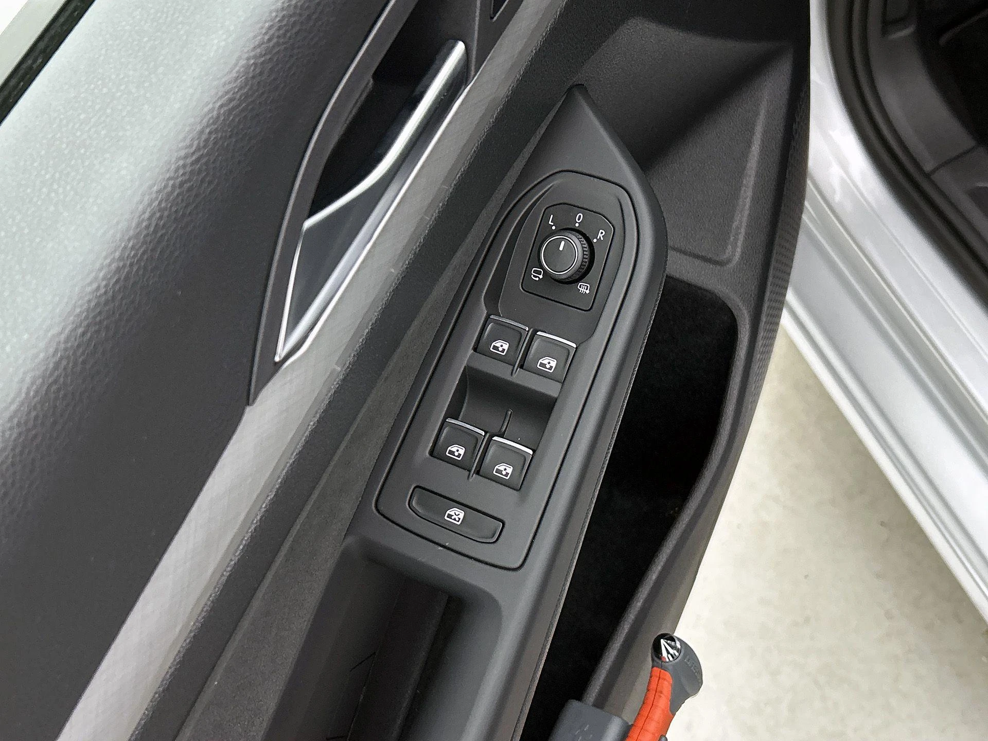 Volkswagen-Golf-image-23