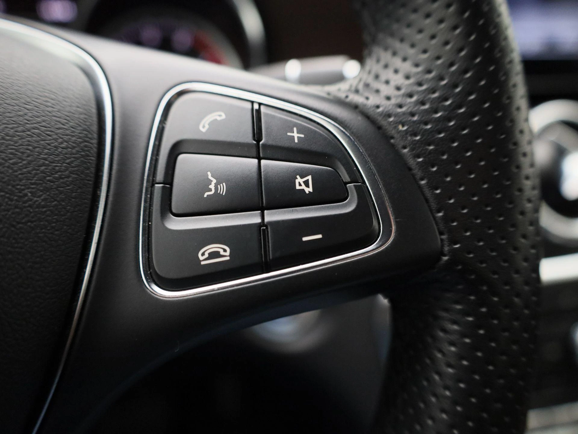 Mercedes-Benz-CLA-image-14