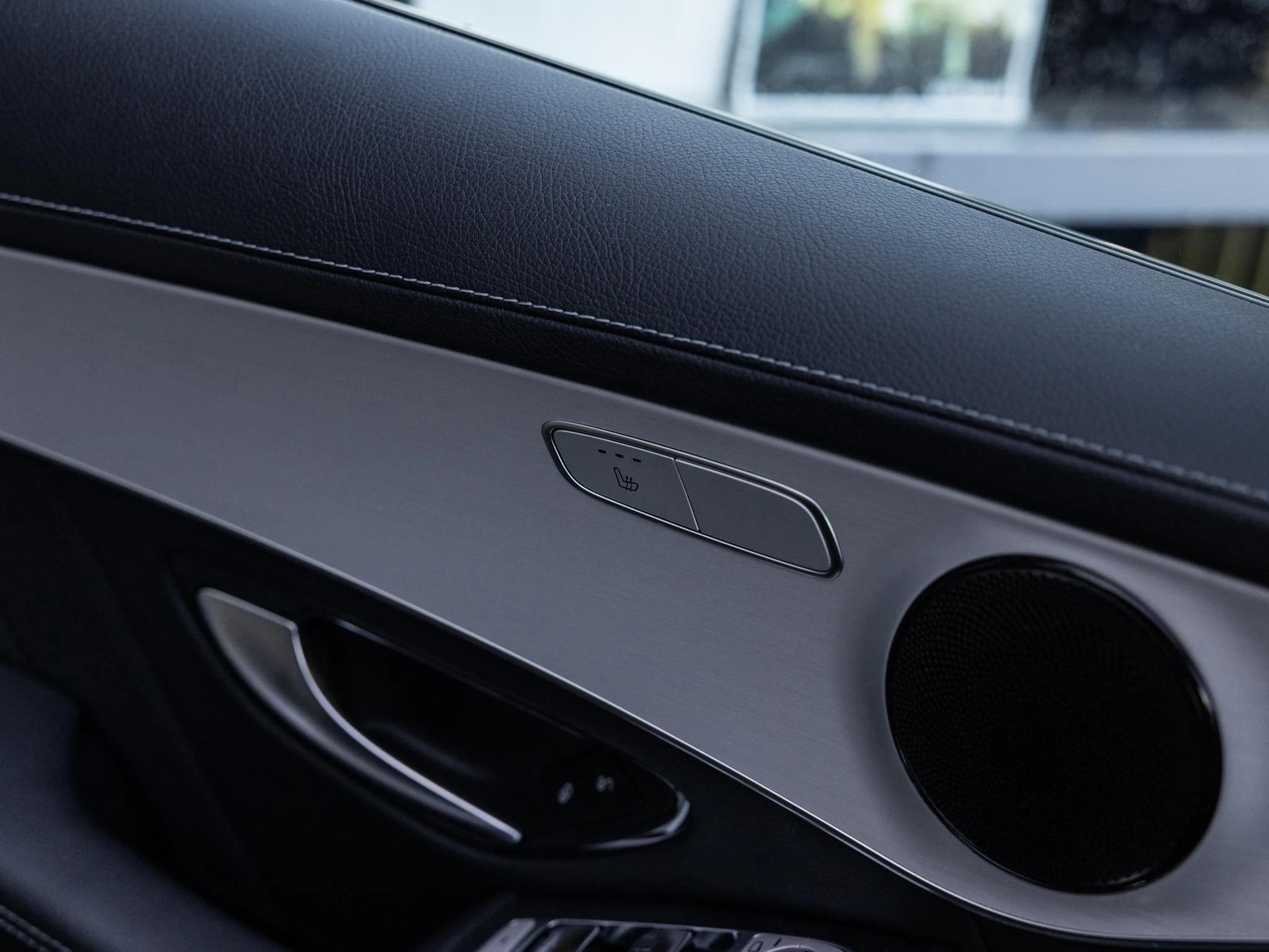 Mercedes-Benz-GLC-image-16