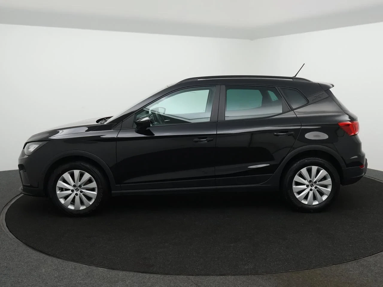 SEAT-Arona-image-8