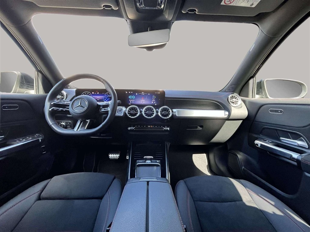 Mercedes-Benz-EQB-image-11