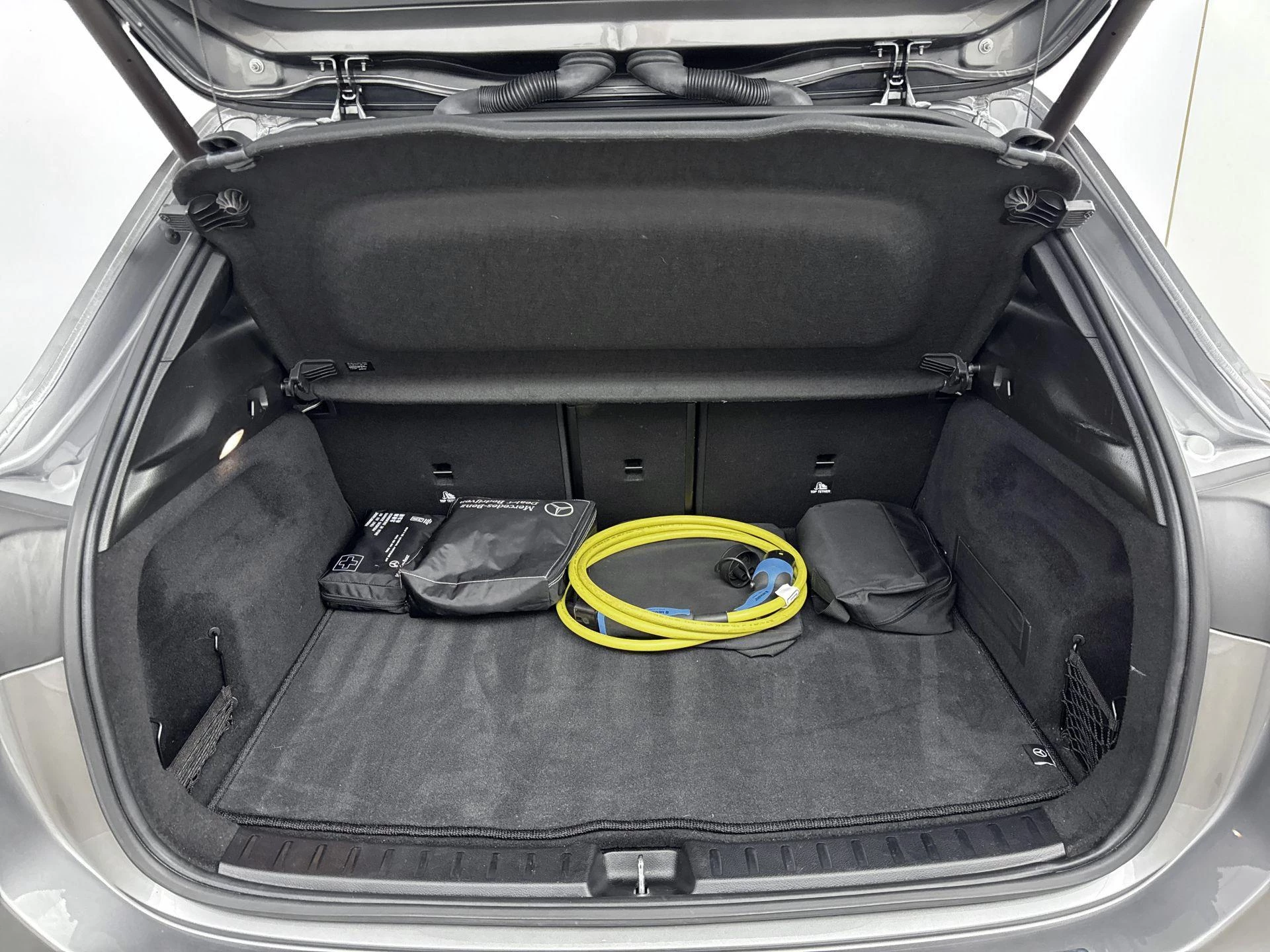 Mercedes-Benz-EQA-image-16