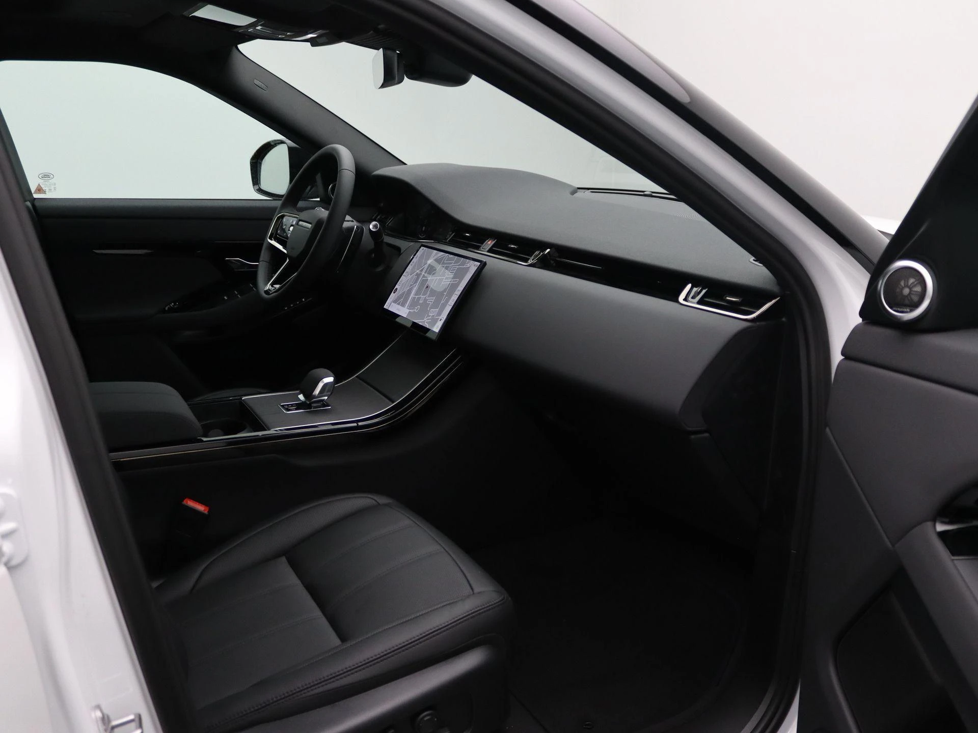 Land Rover-Range Rover Evoque-image-30