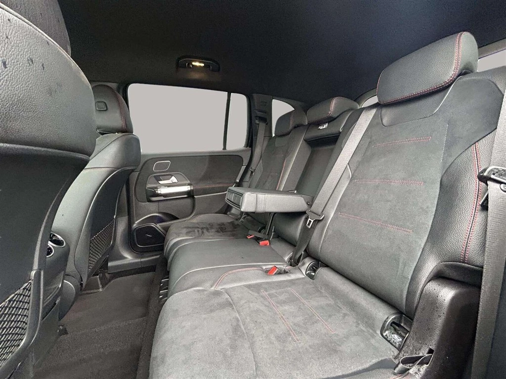 Mercedes-Benz-GLB-image-14