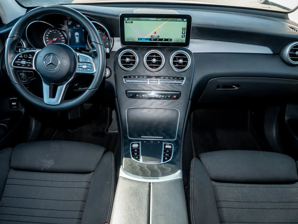 Mercedes-Benz-GLC 200 d-image-13
