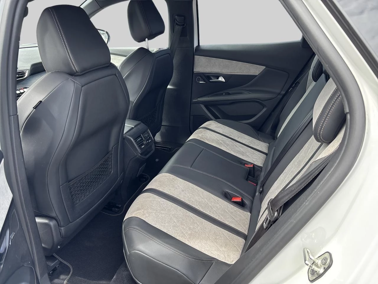 Peugeot 3008 Hybrid4 300 e-Auto8 GT