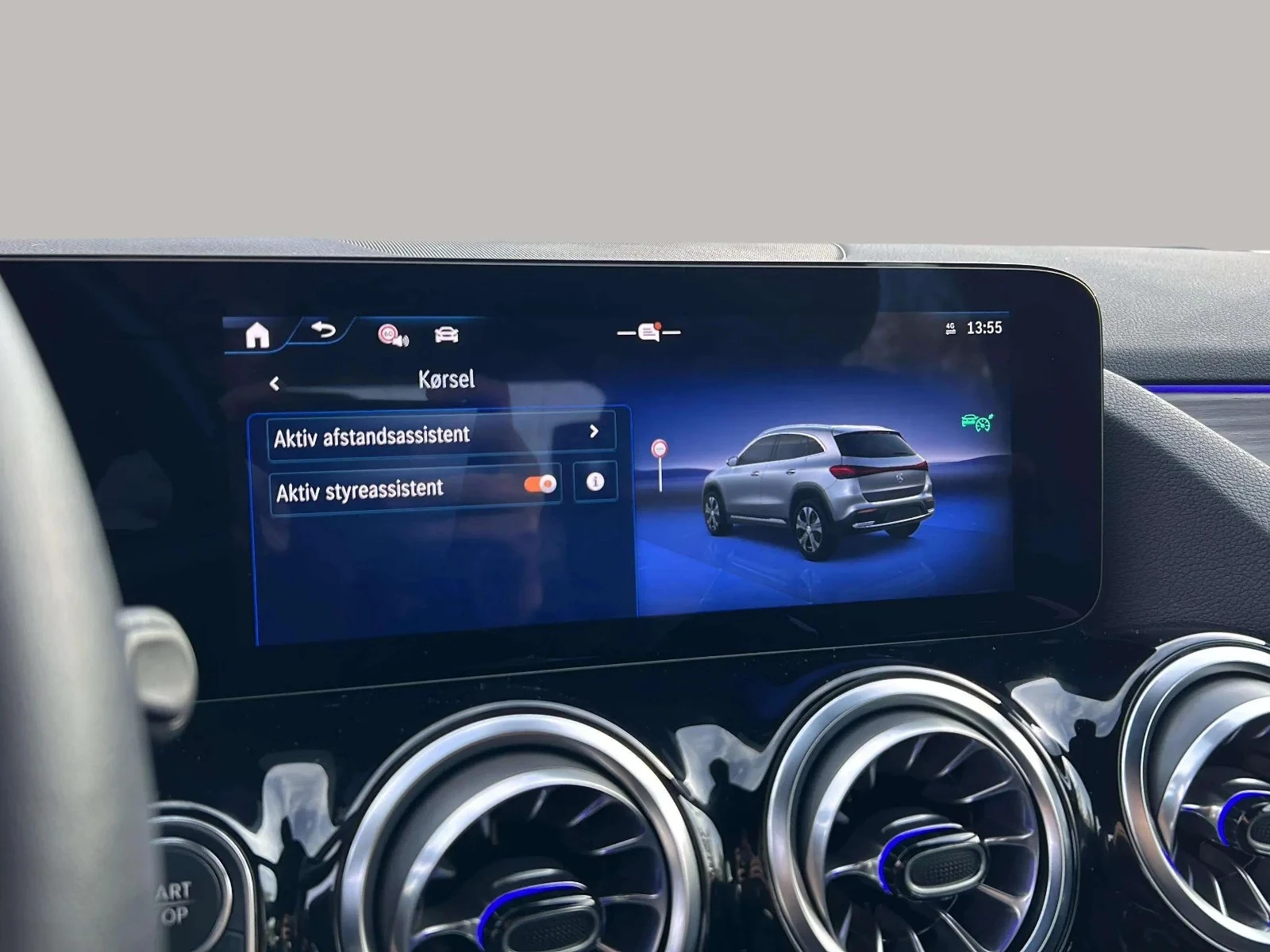 Mercedes-Benz-EQA-image-16