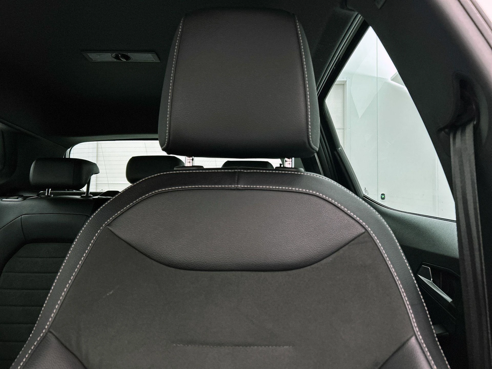 SEAT-Arona-image-14