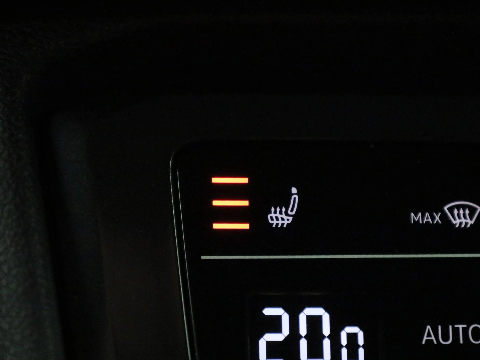 Volkswagen-Tiguan-image-19