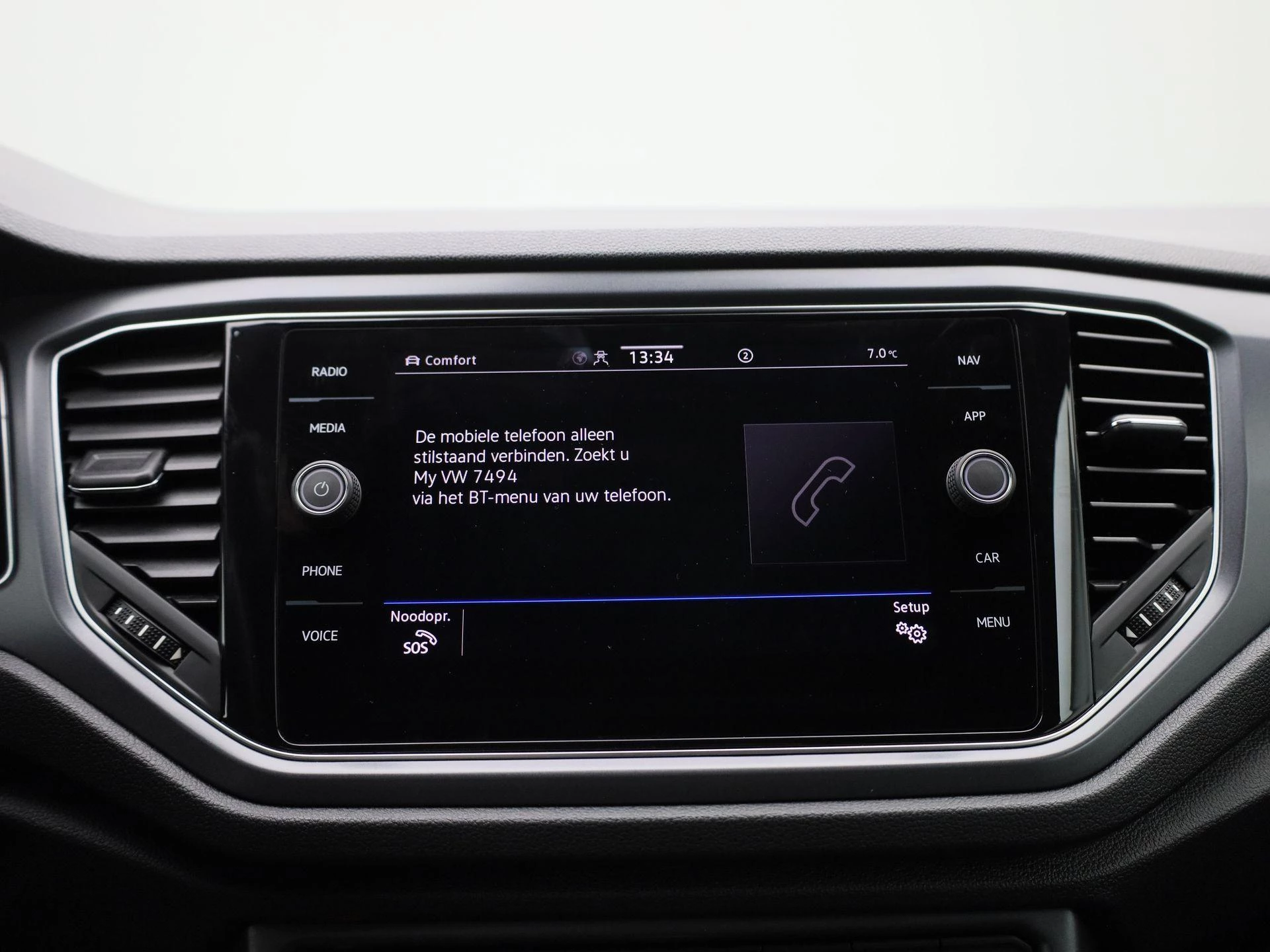 Volkswagen-T-Roc-image-24