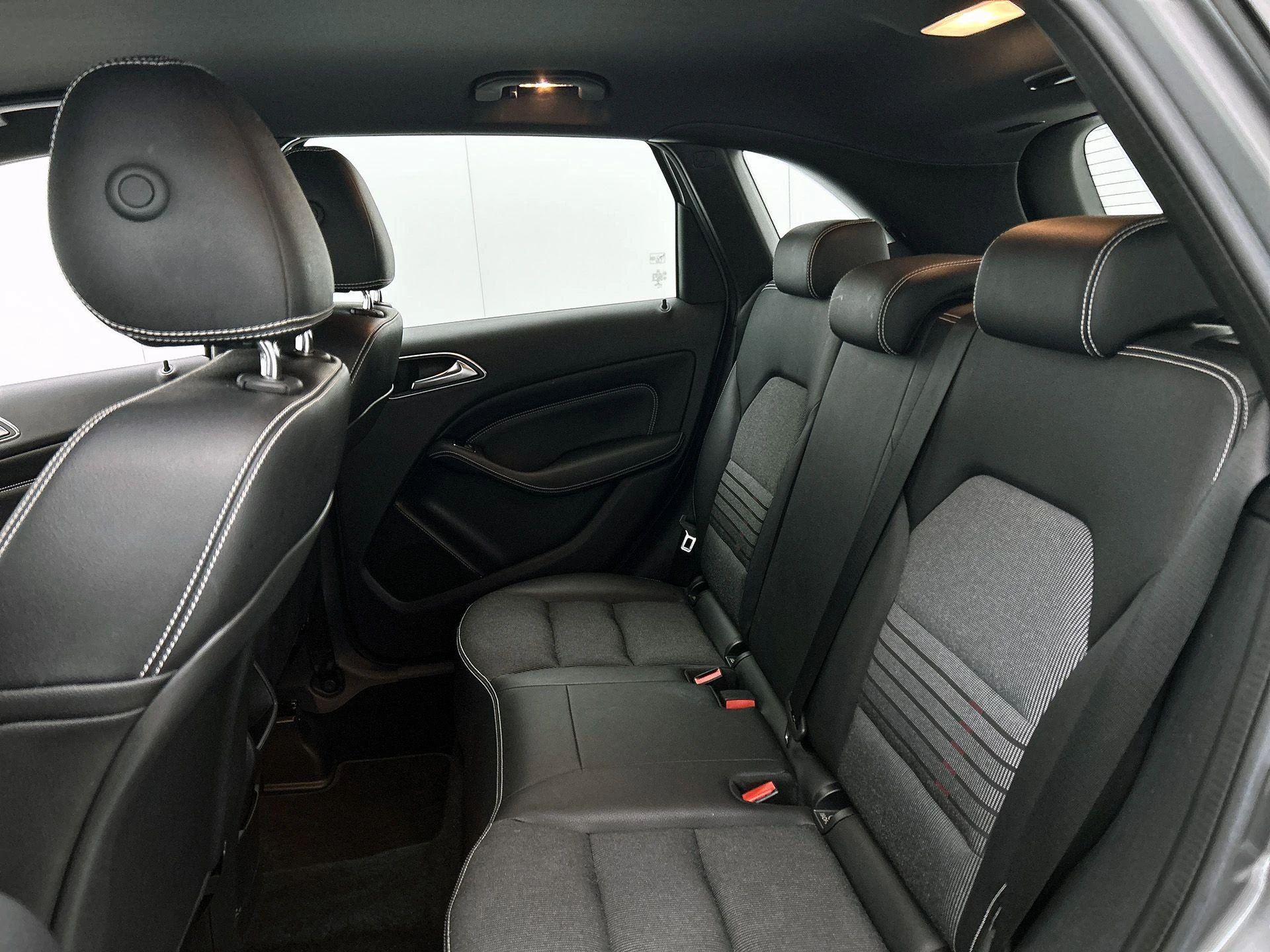 Mercedes-Benz-B-Klasse-image-25