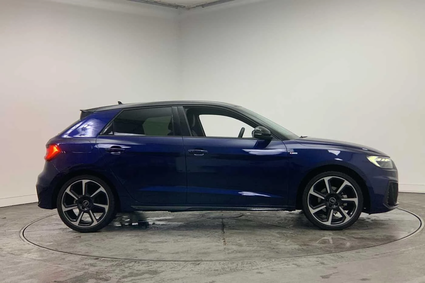 Audi-A1 Sportback-image-3