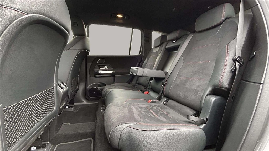 Mercedes-Benz-EQB-image-21