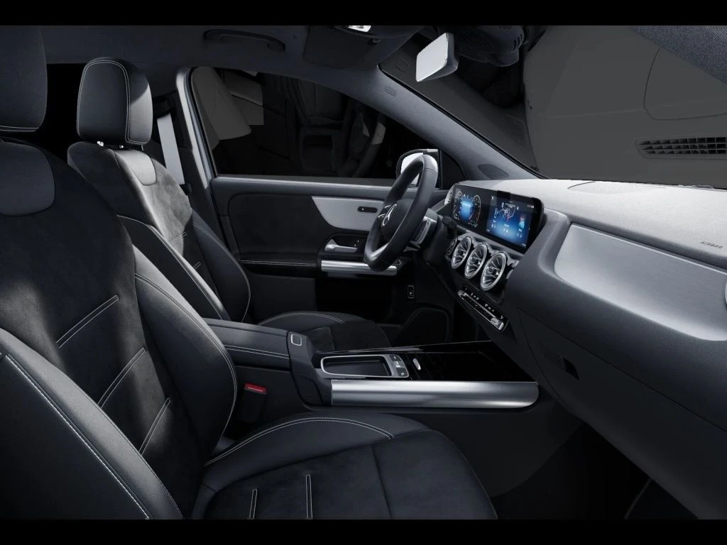 Mercedes-Benz-GLA 200-image-10