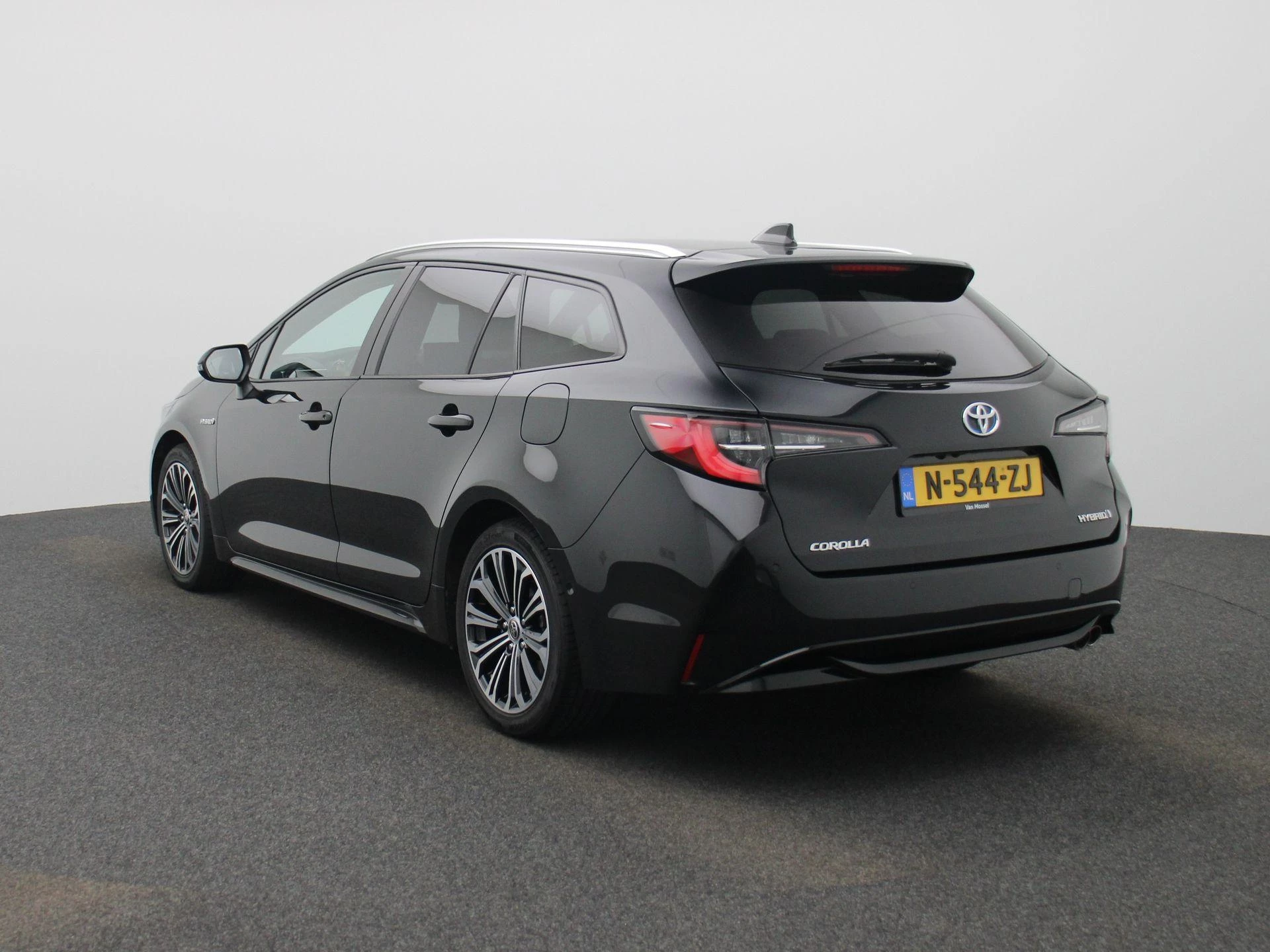 Toyota-Corolla Touring Sports-image-1