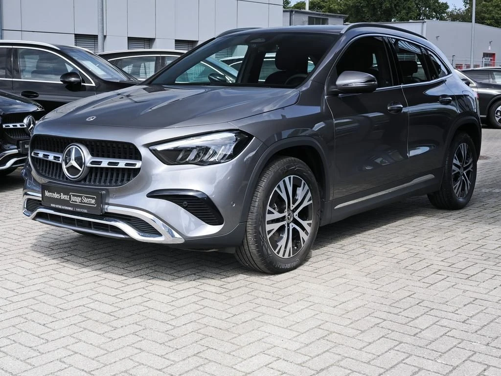 Mercedes-Benz-GLA 200 d-image-7