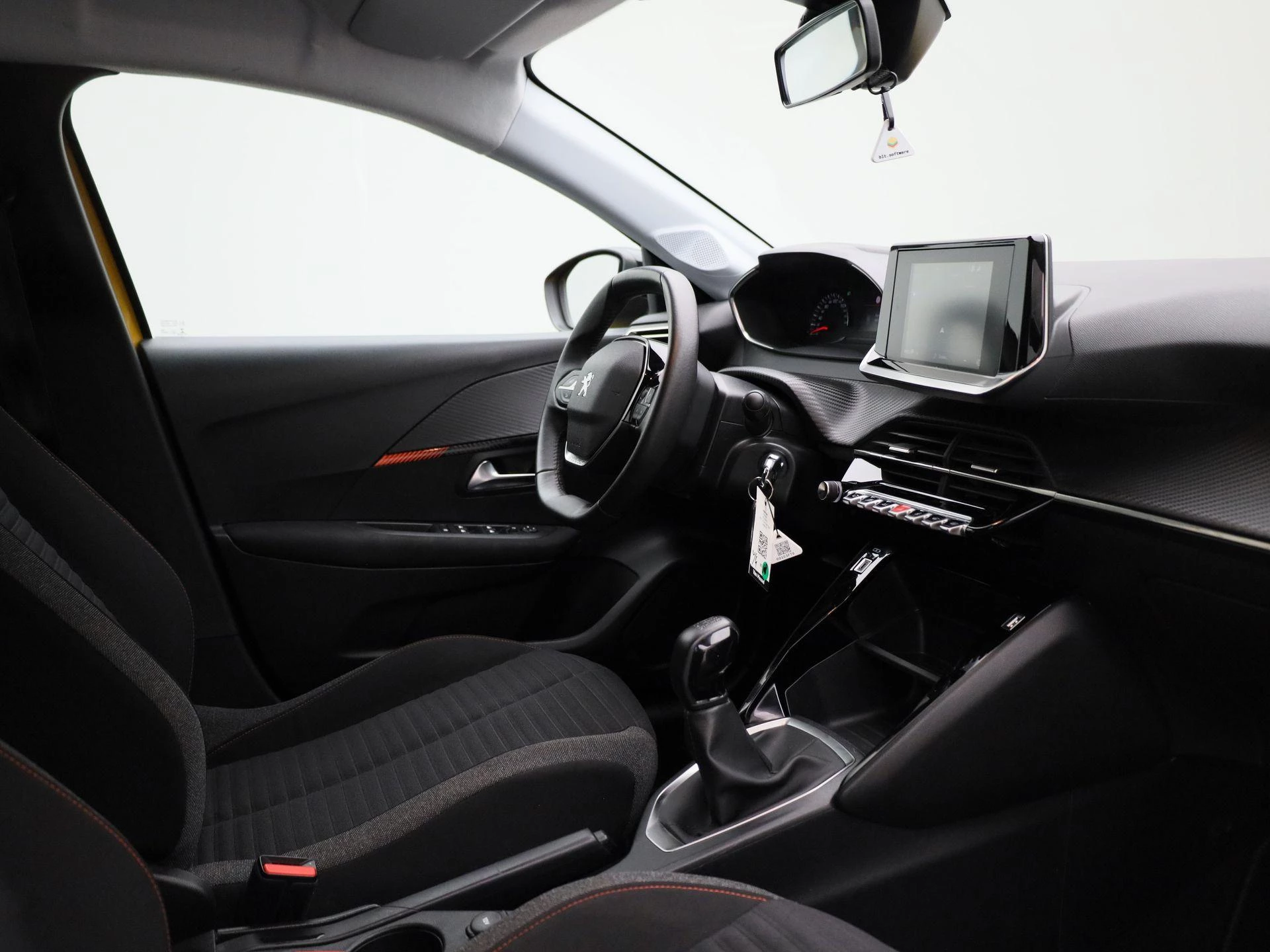 Peugeot-208-image-28