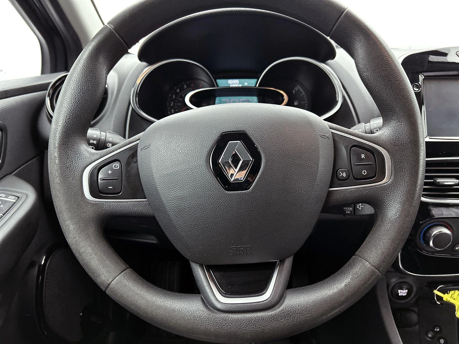 Renault-Clio-image-21