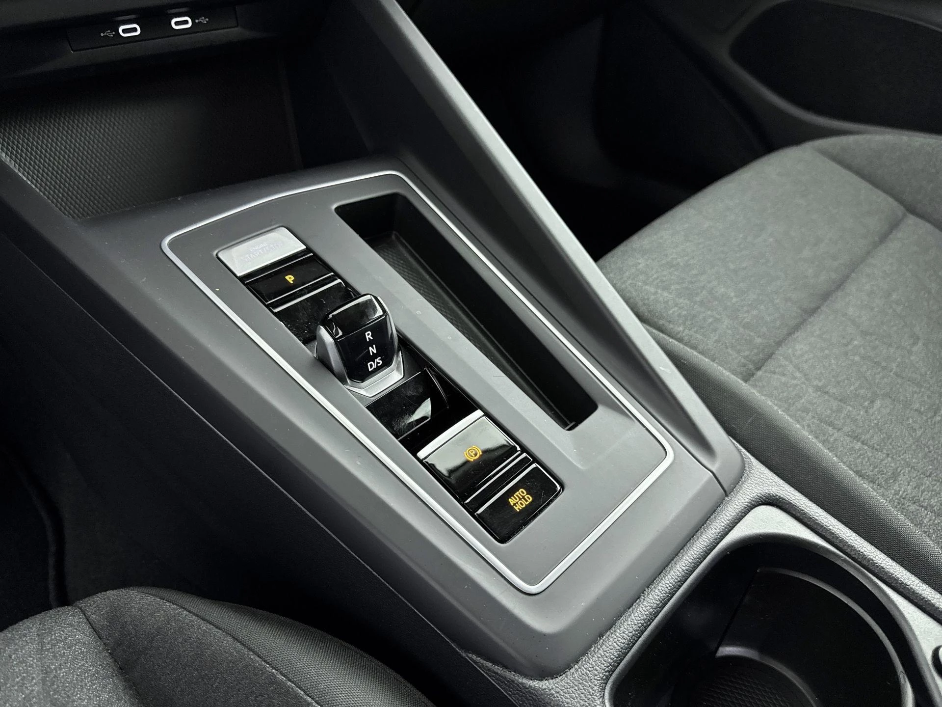 Volkswagen-Golf-image-20