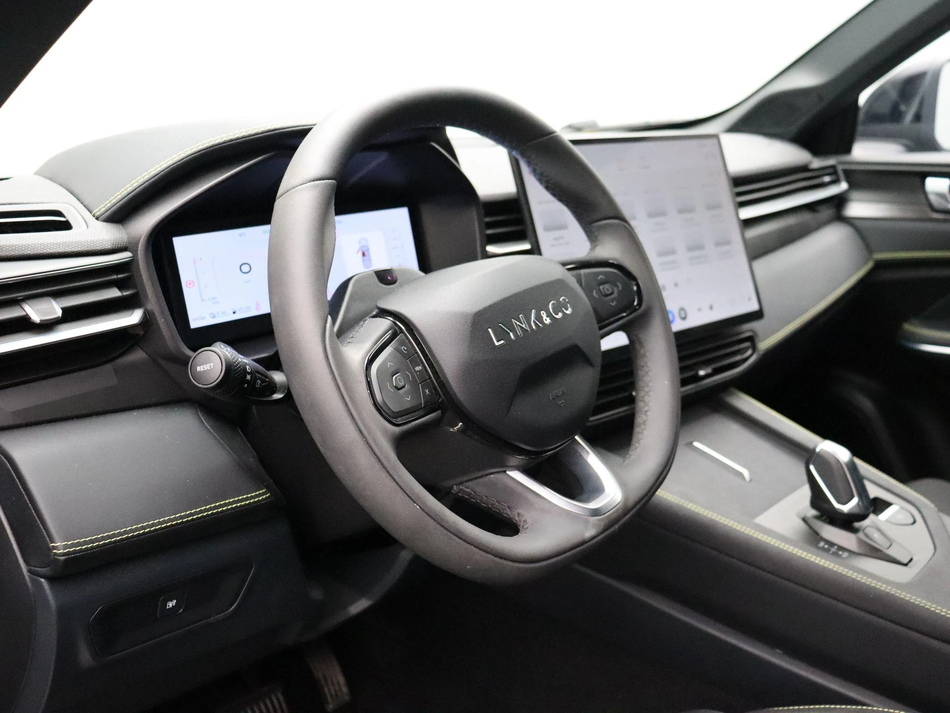 Lynk & Co-01-image-10