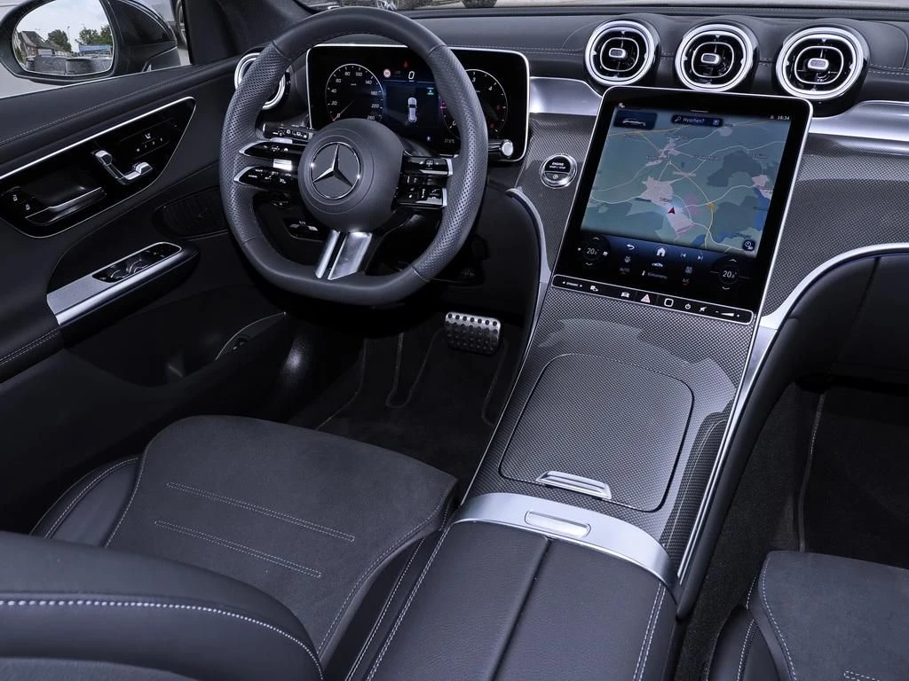 Mercedes-Benz-GLC 300 d-image-10