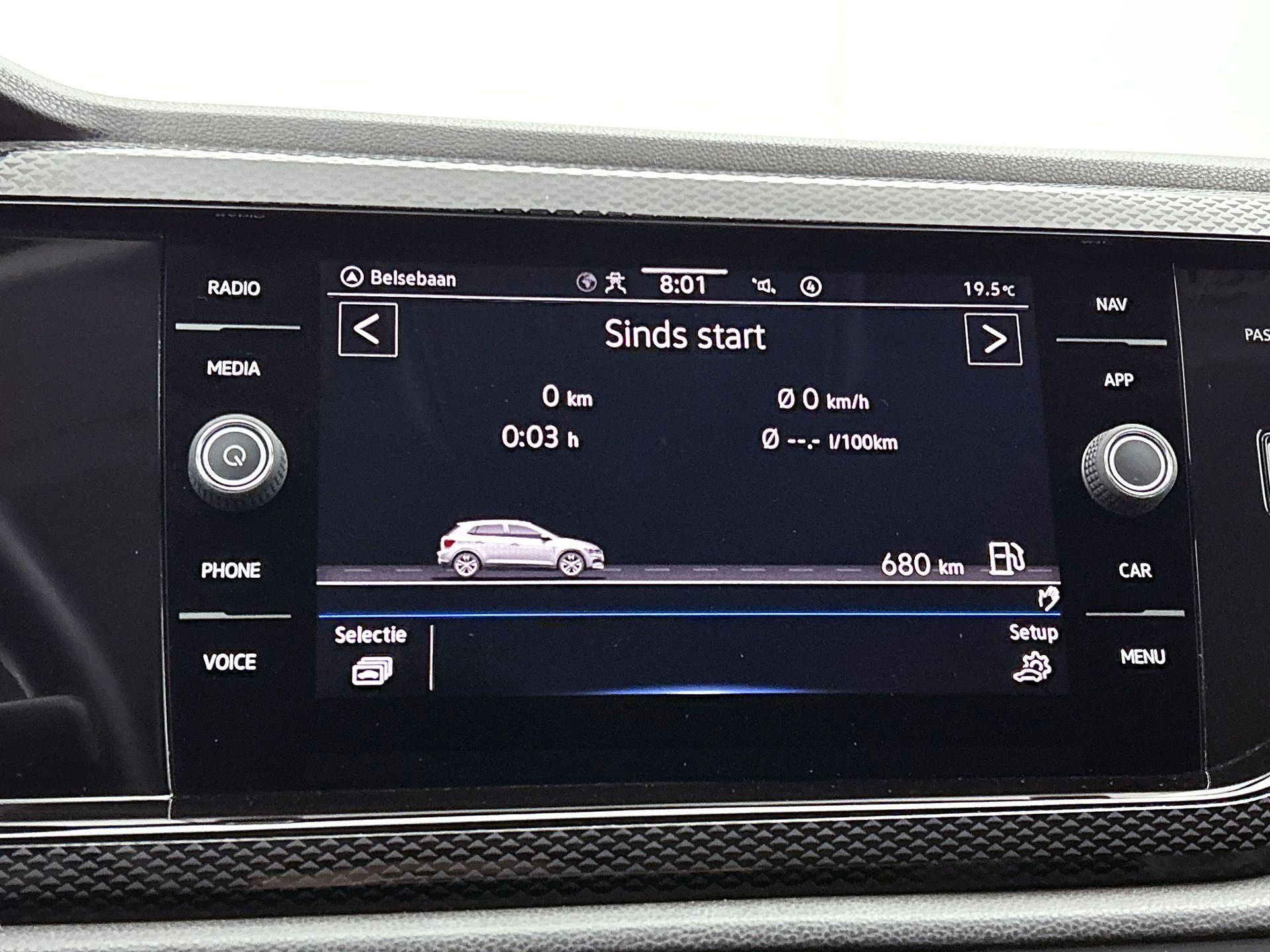 Volkswagen-Polo-image-27