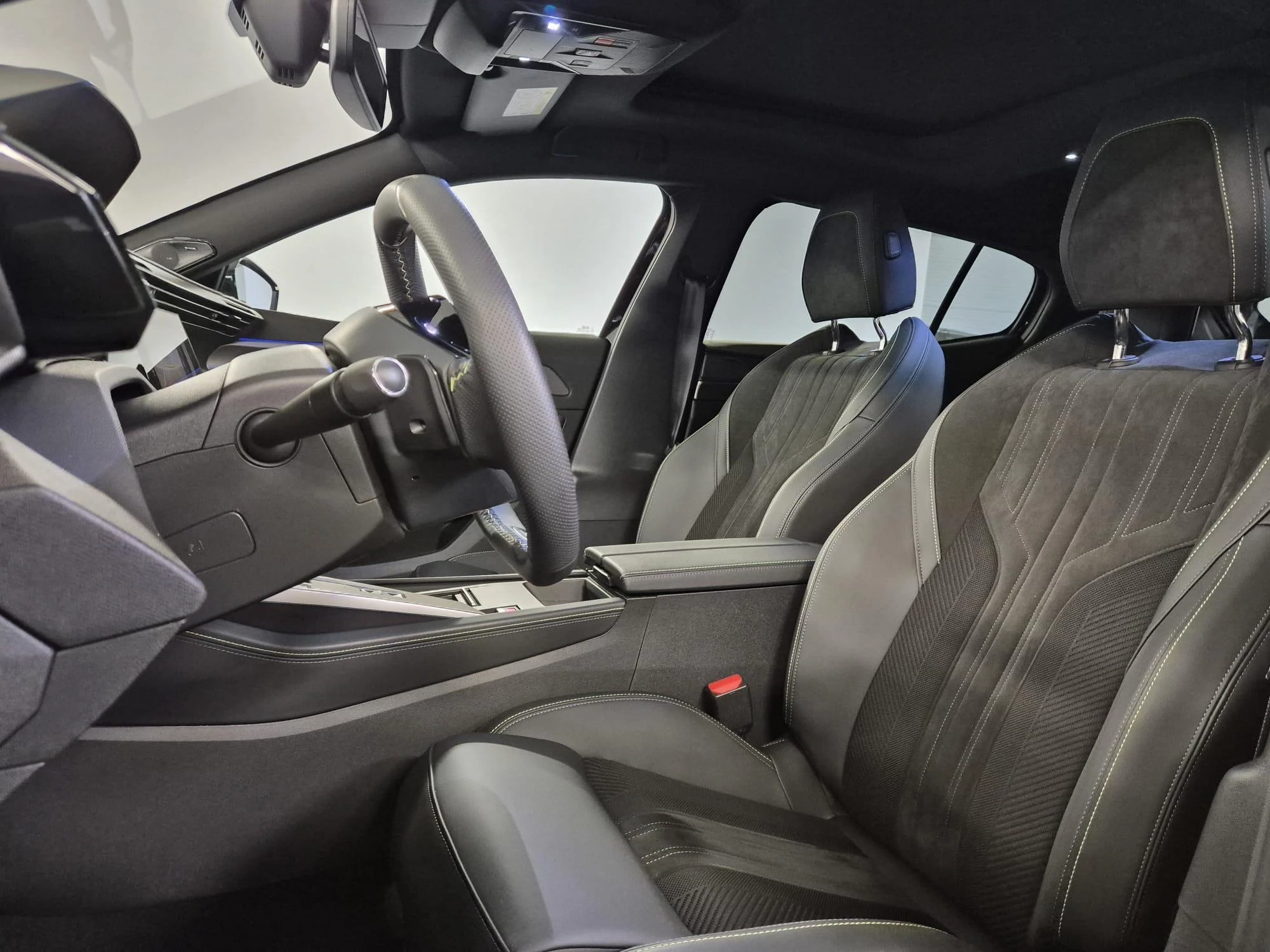Peugeot 408 e-408 210 GT