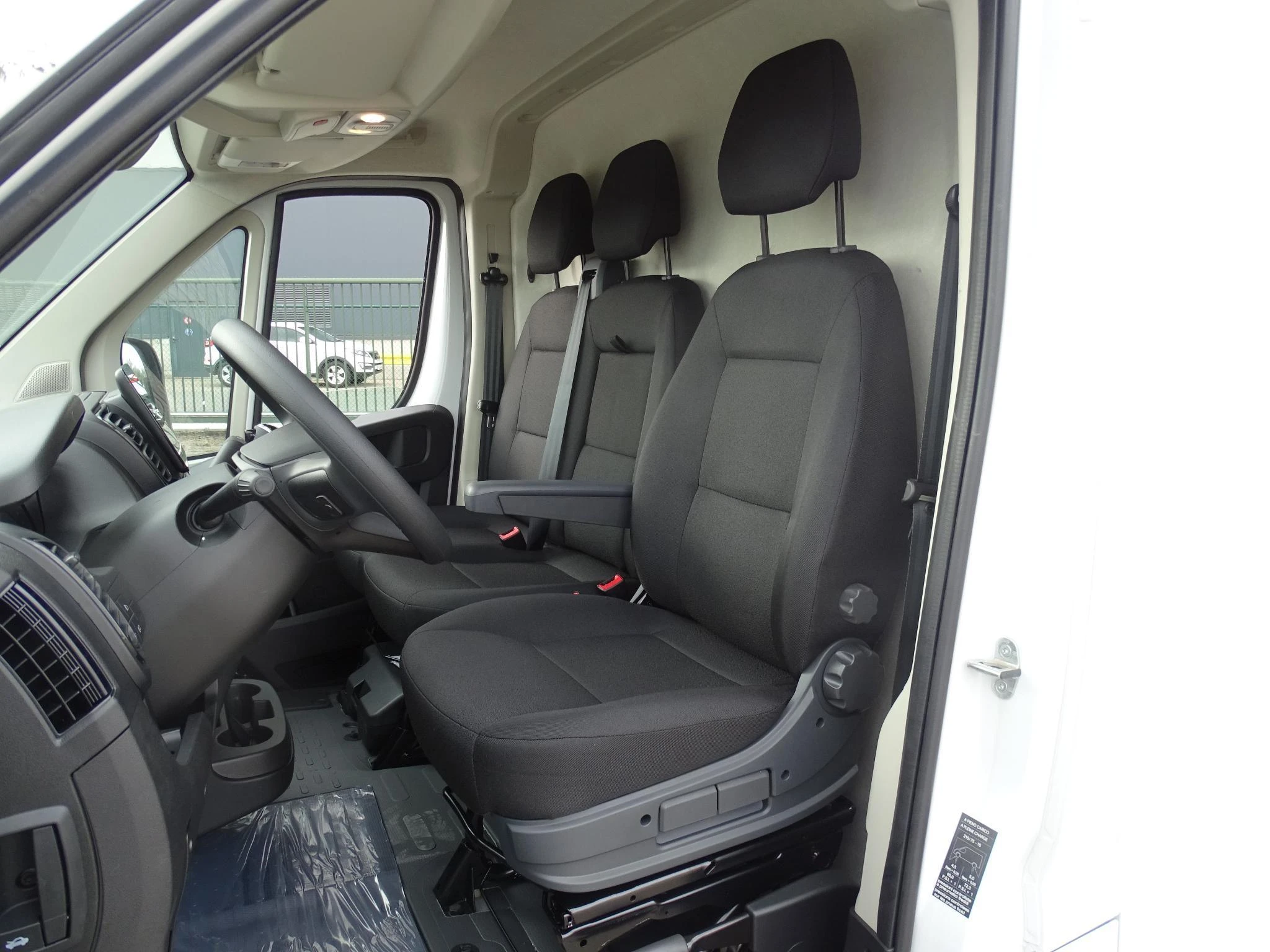 Opel-Movano-image-5