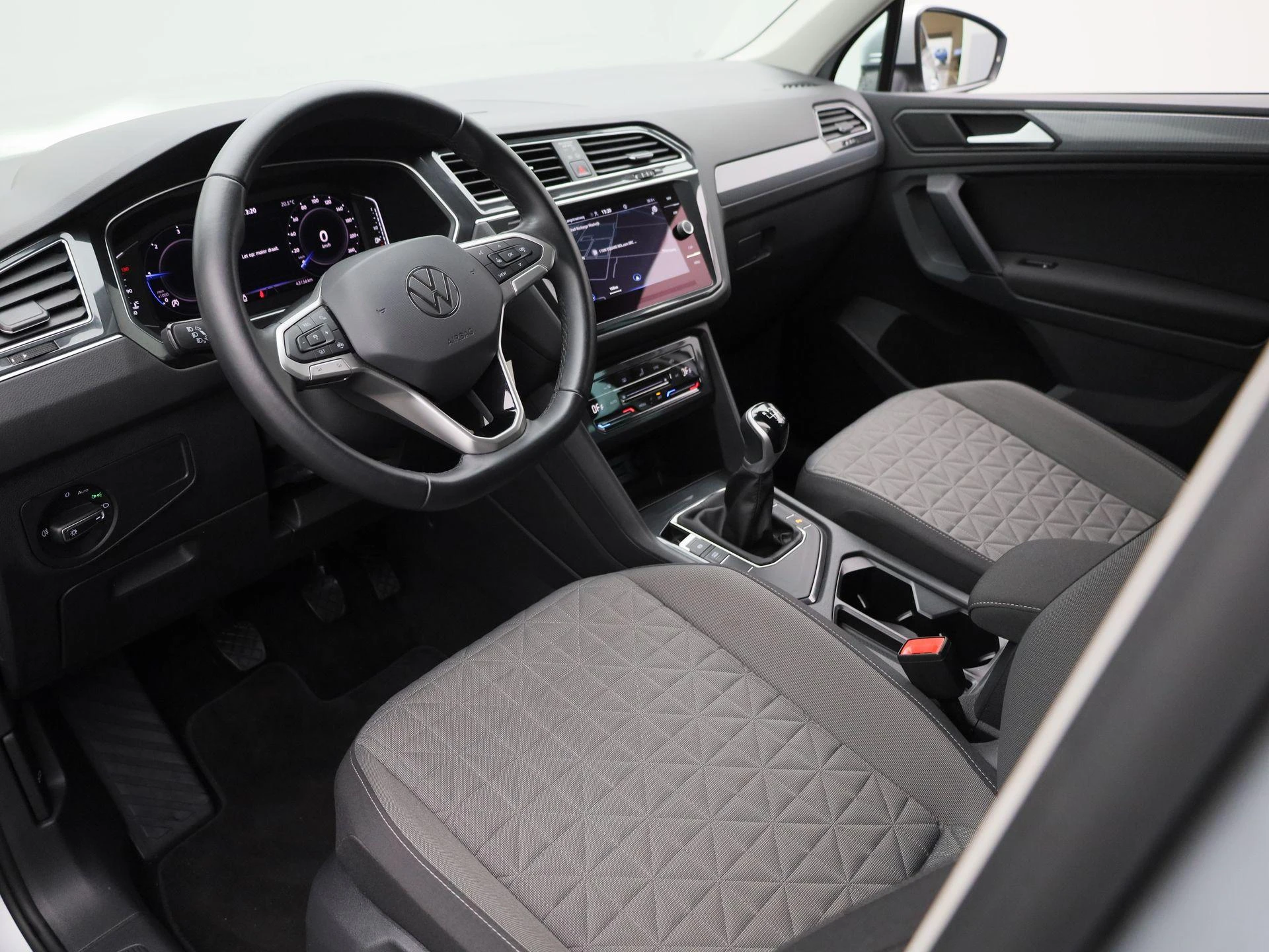 Volkswagen-Tiguan-image-20