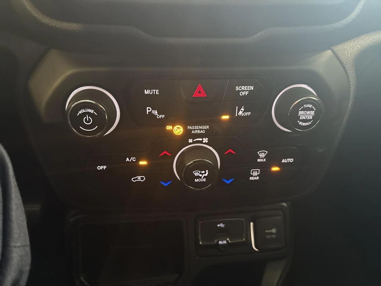 Jeep-Renegade-image-13